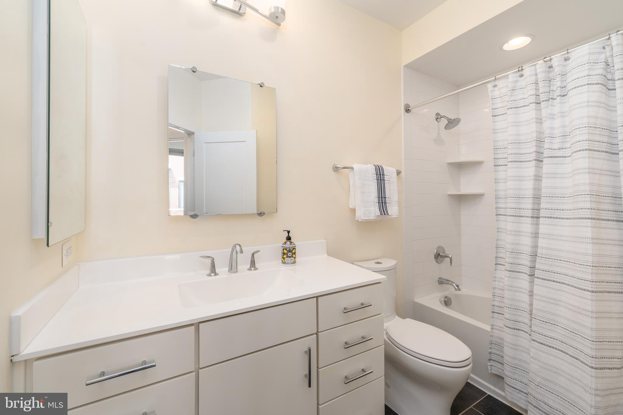LOCUST POINT - Residential
