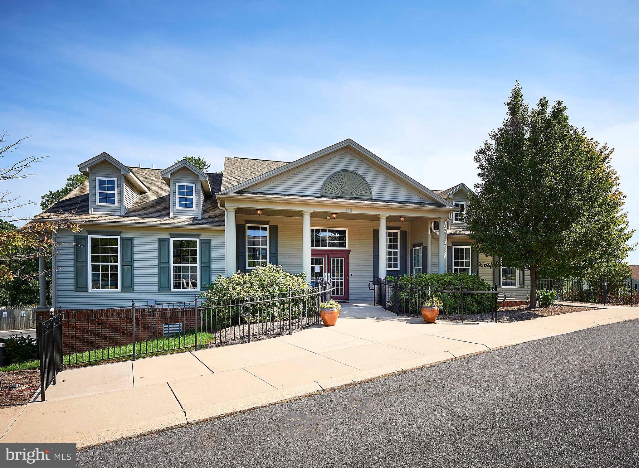 HOMECOMING RIDGE LL - Residential