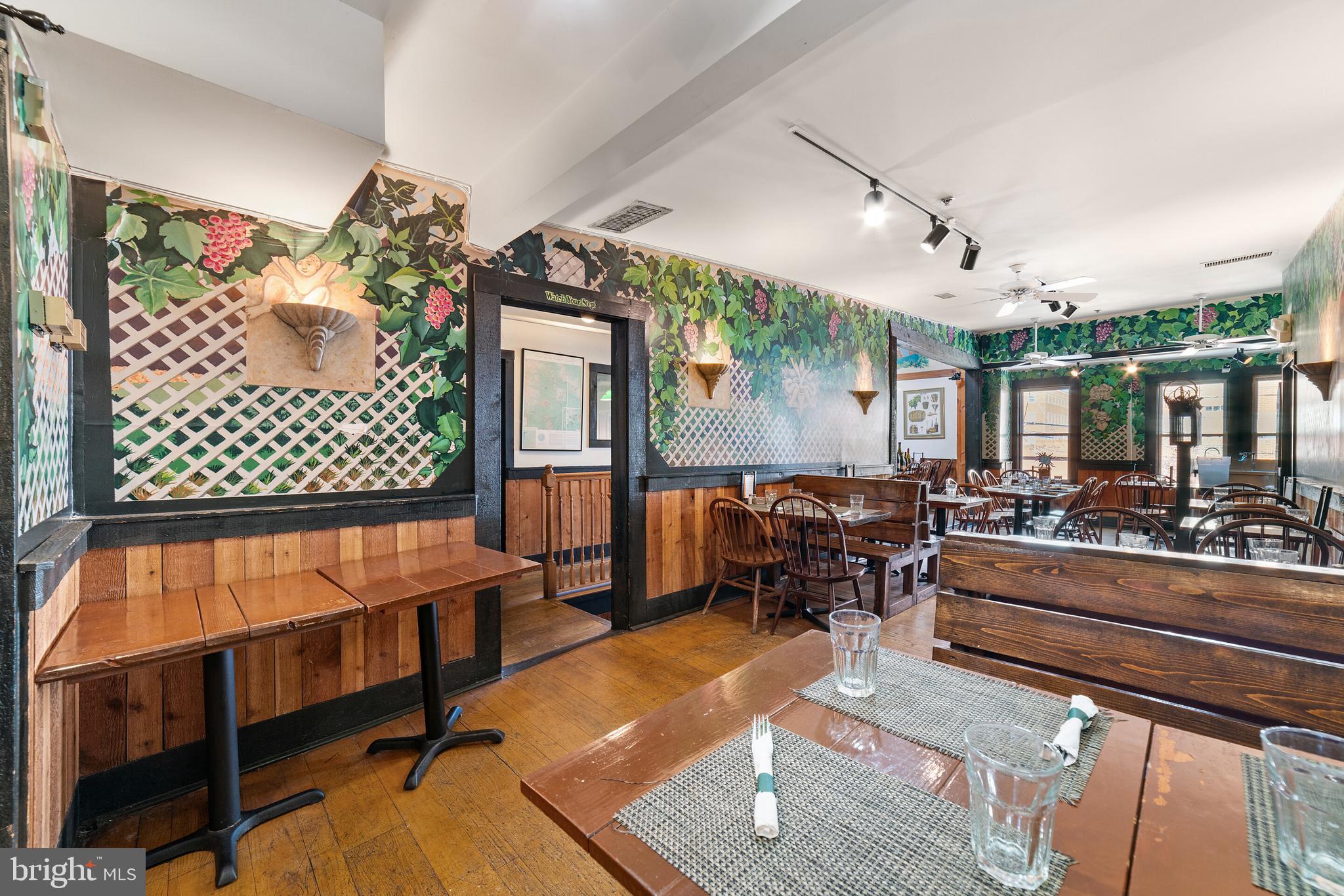 OLD TOWN ALEXANDRIA - Commercial Sale