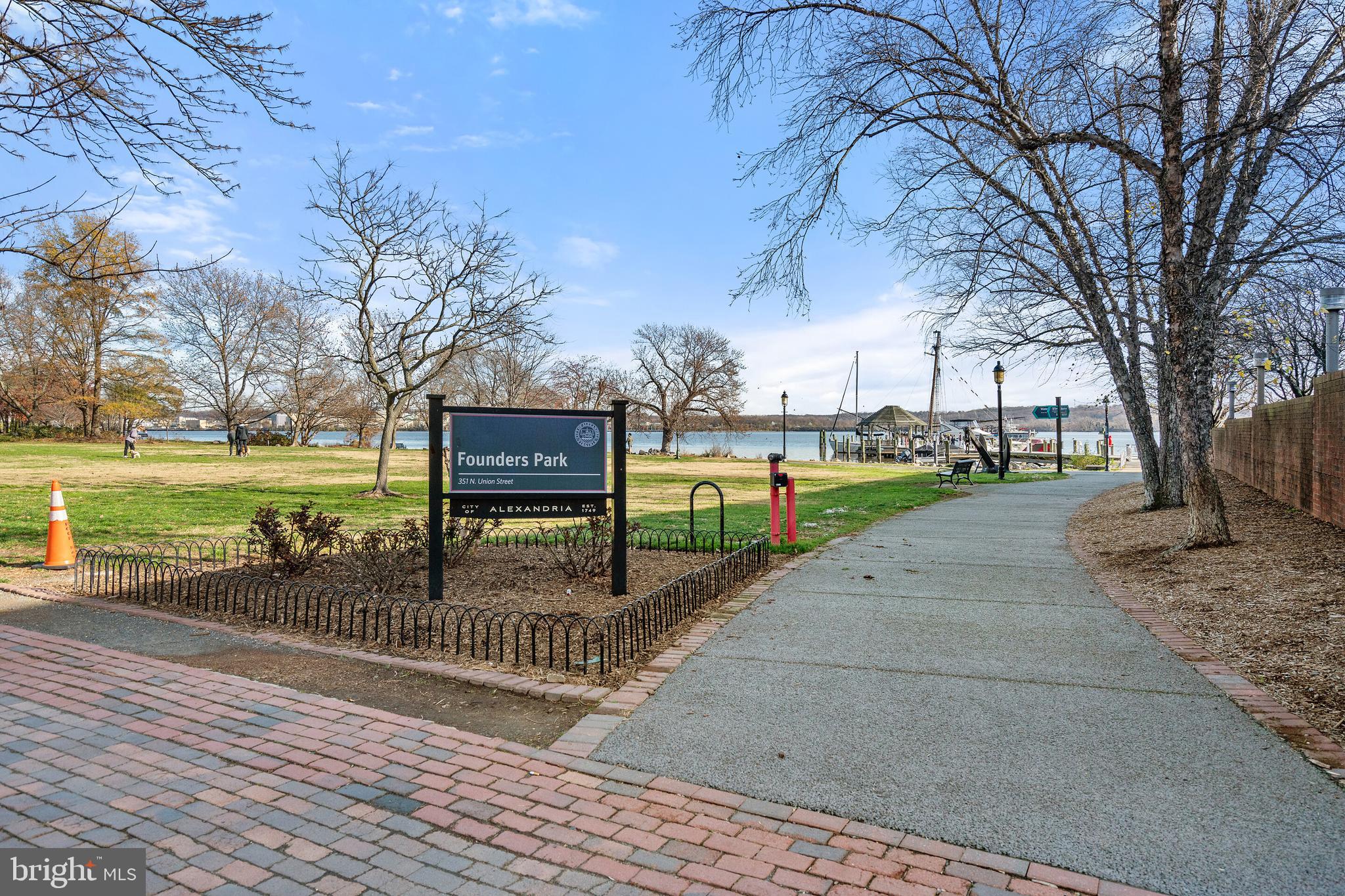 OLD TOWN ALEXANDRIA - Commercial Sale