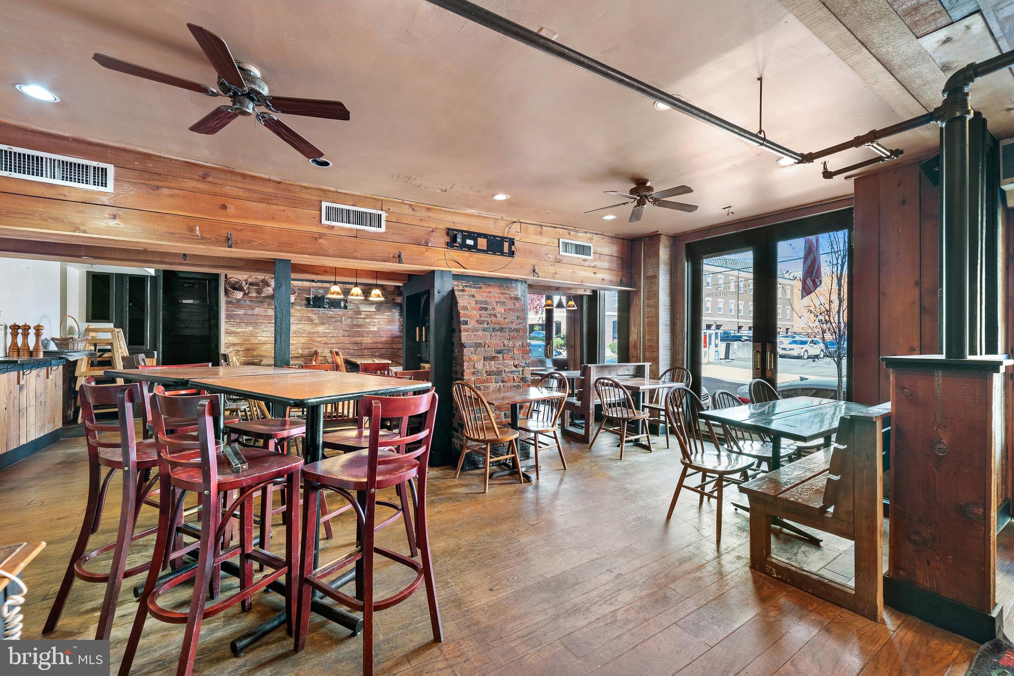 OLD TOWN ALEXANDRIA - Commercial Sale