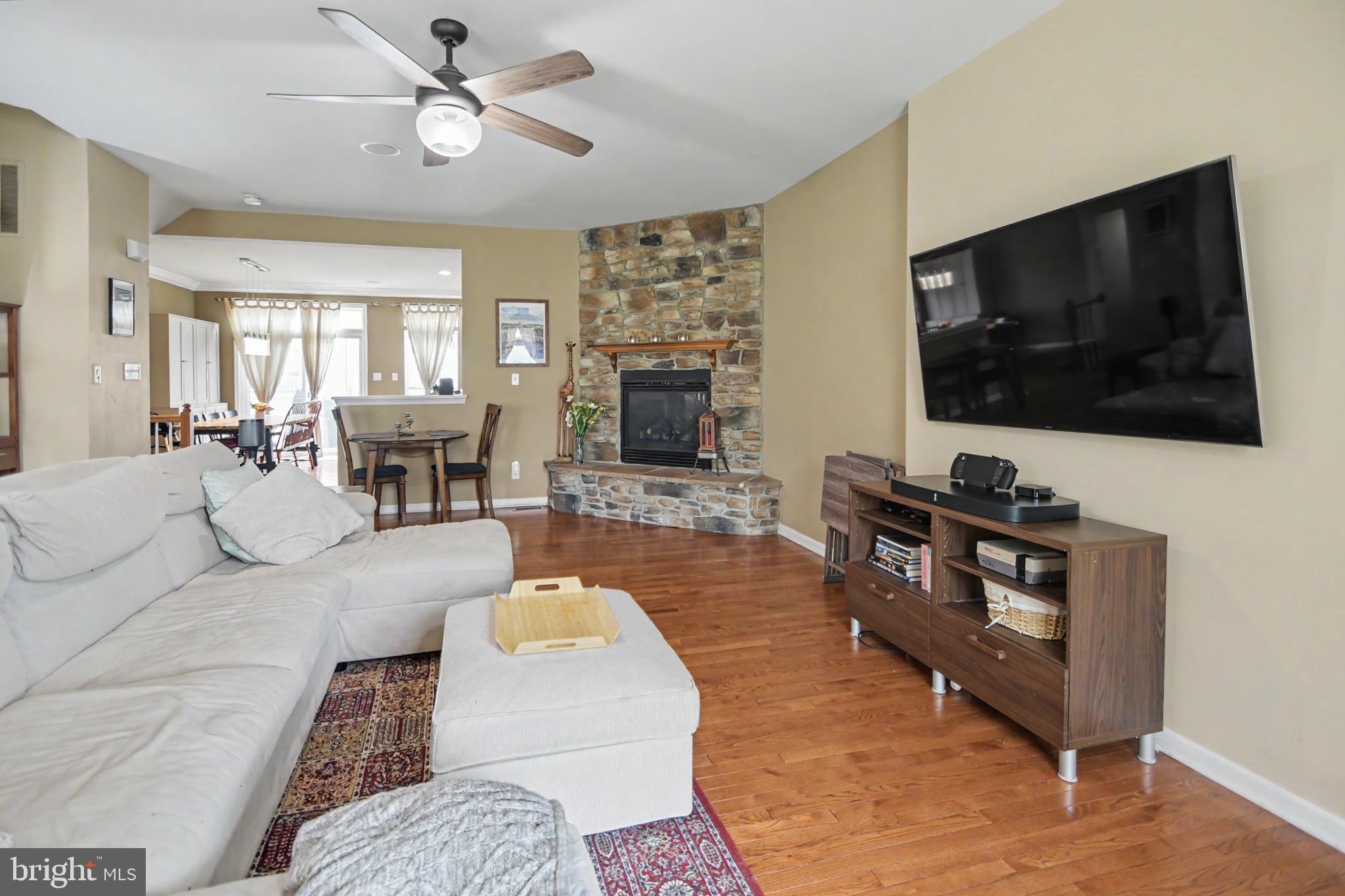 NORTHRIDGE VILLAGE - Residential