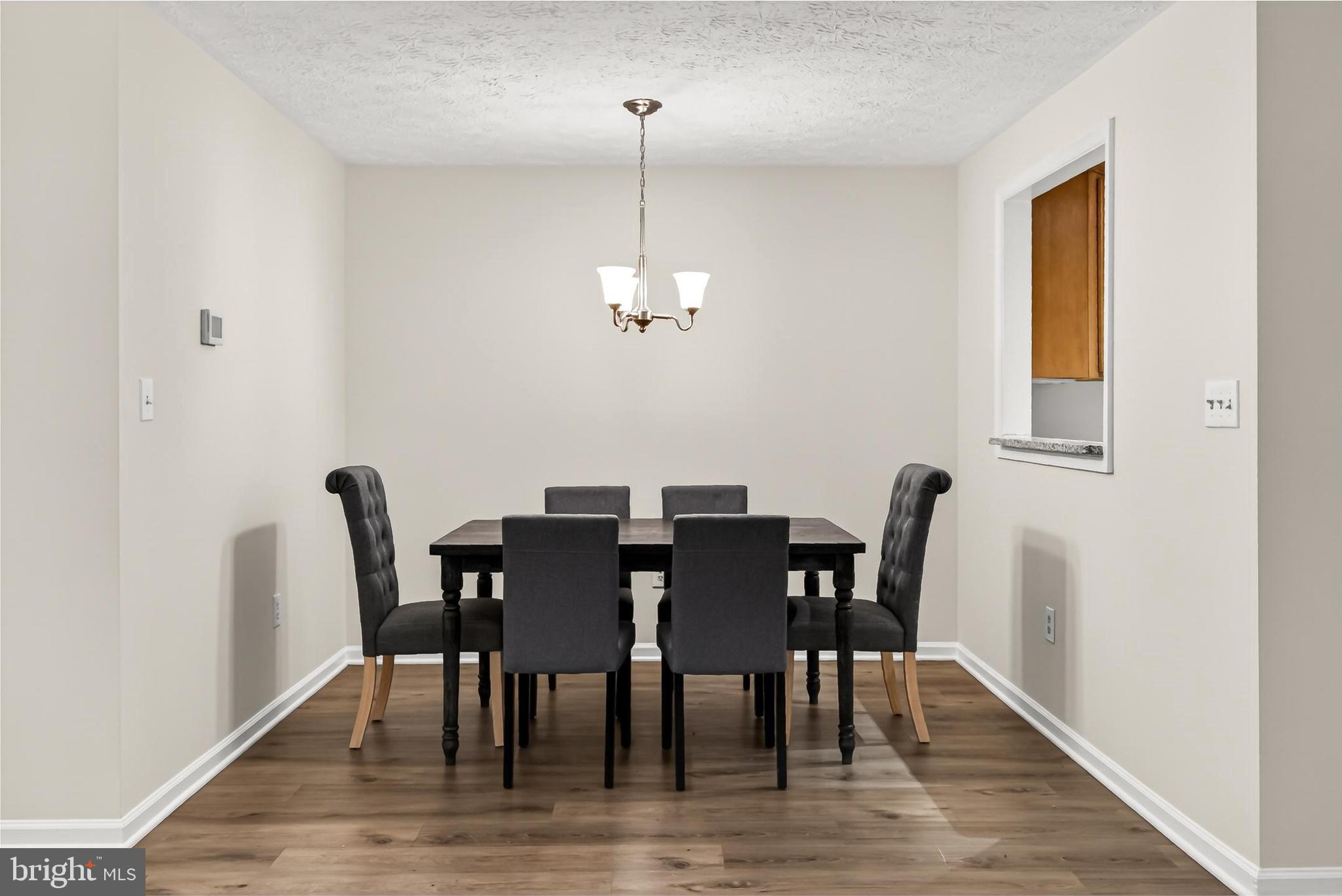HUNTERS CROSSING - Residential
