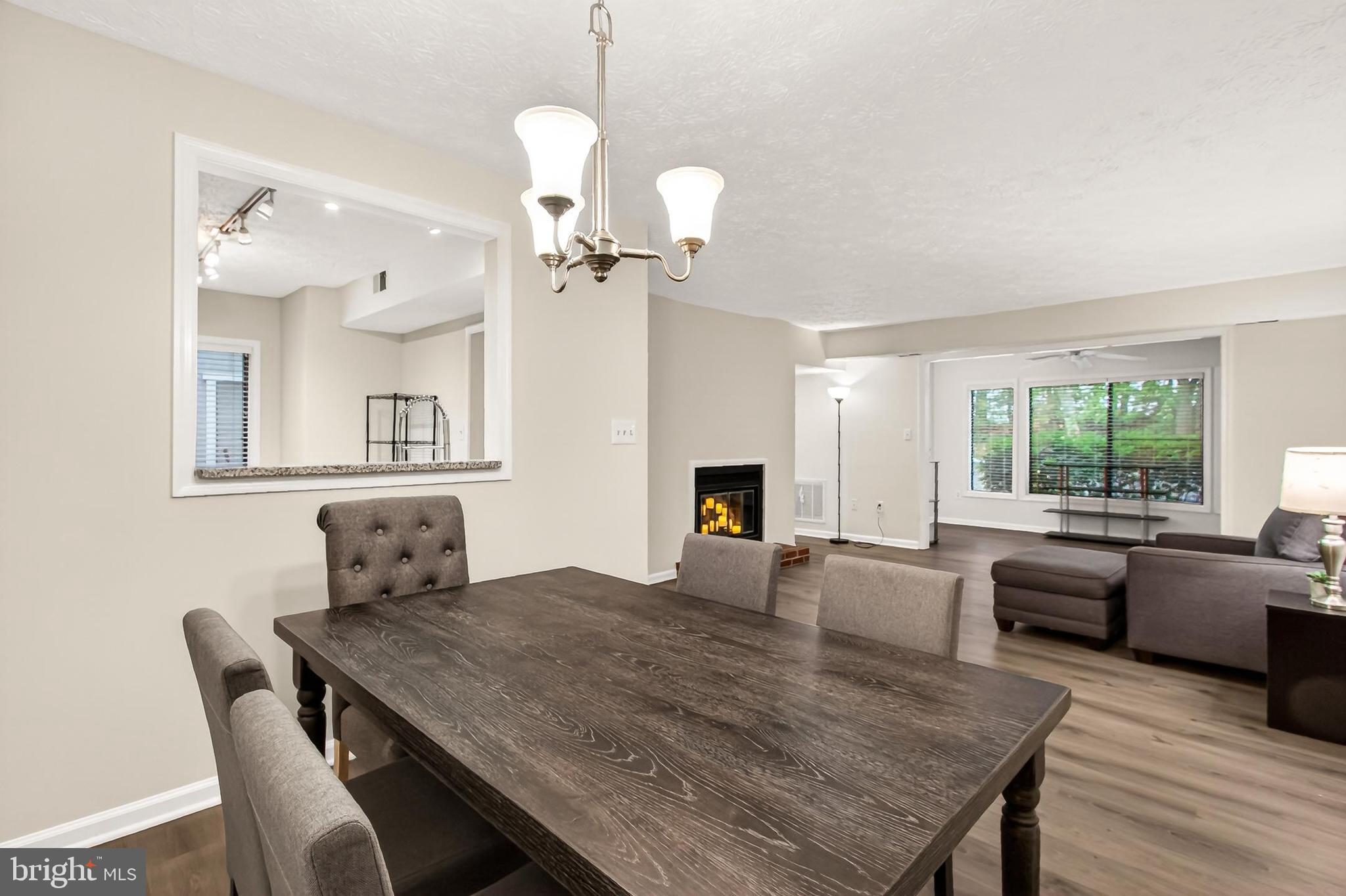 HUNTERS CROSSING - Residential