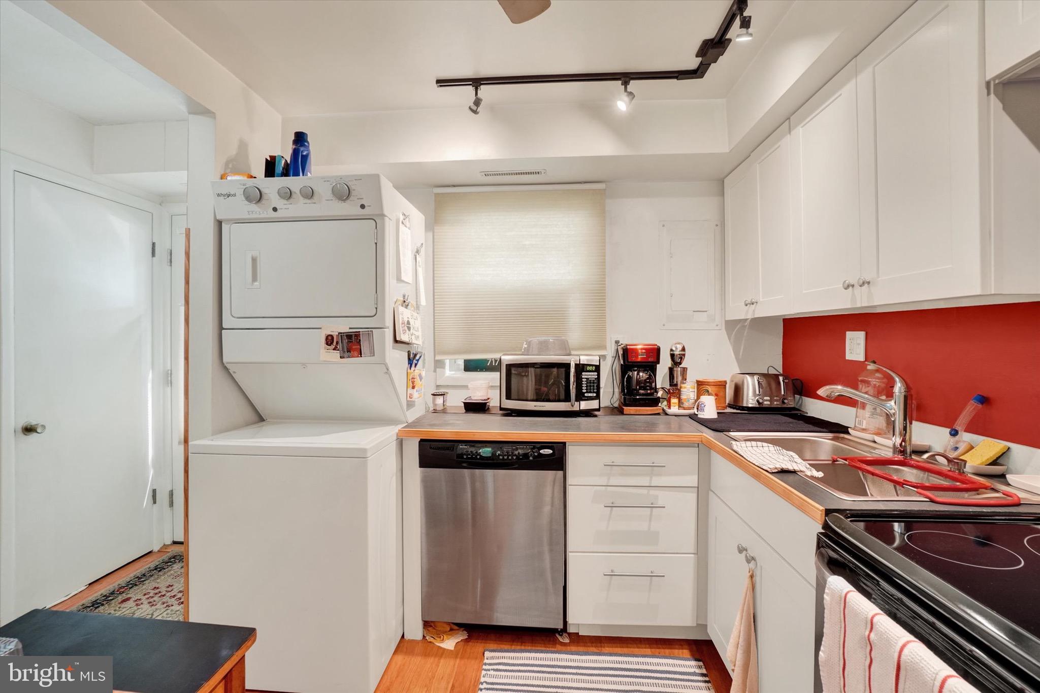 COLONY PARK - Residential