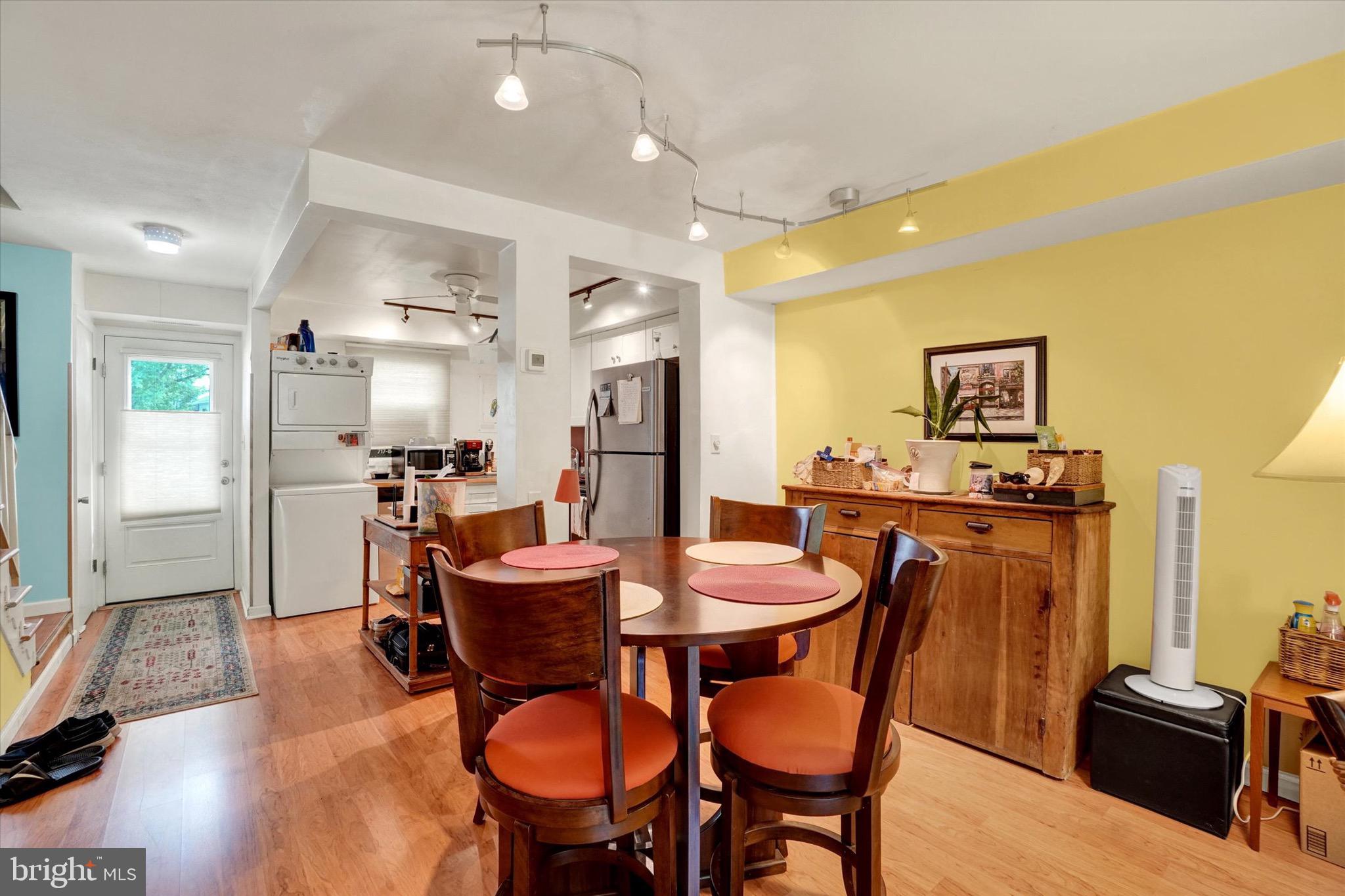 COLONY PARK - Residential