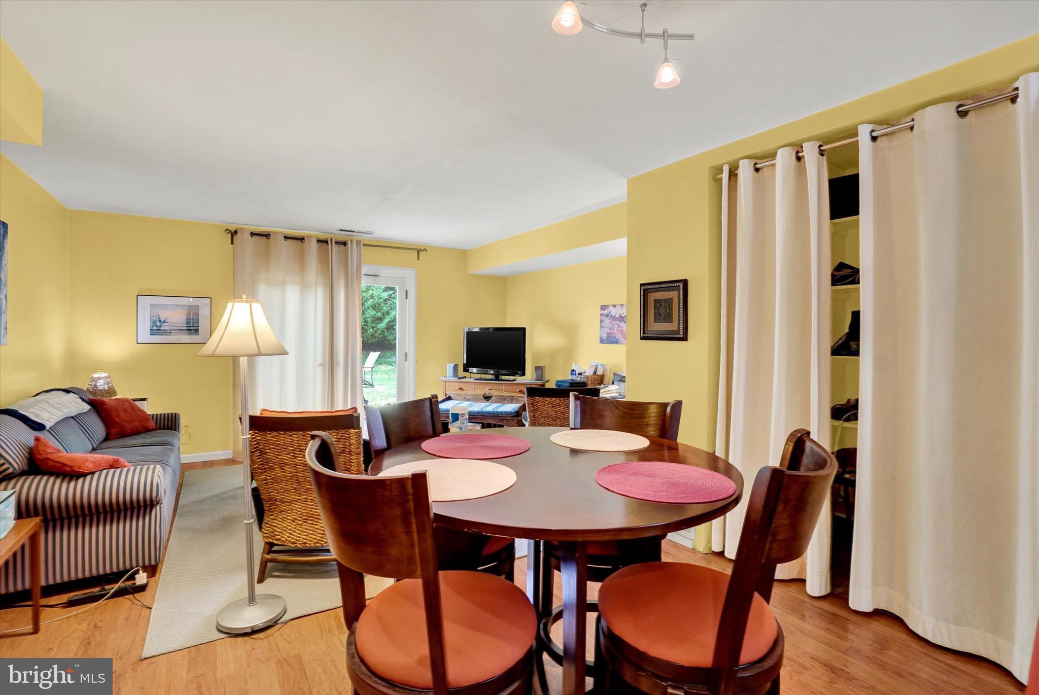 COLONY PARK - Residential