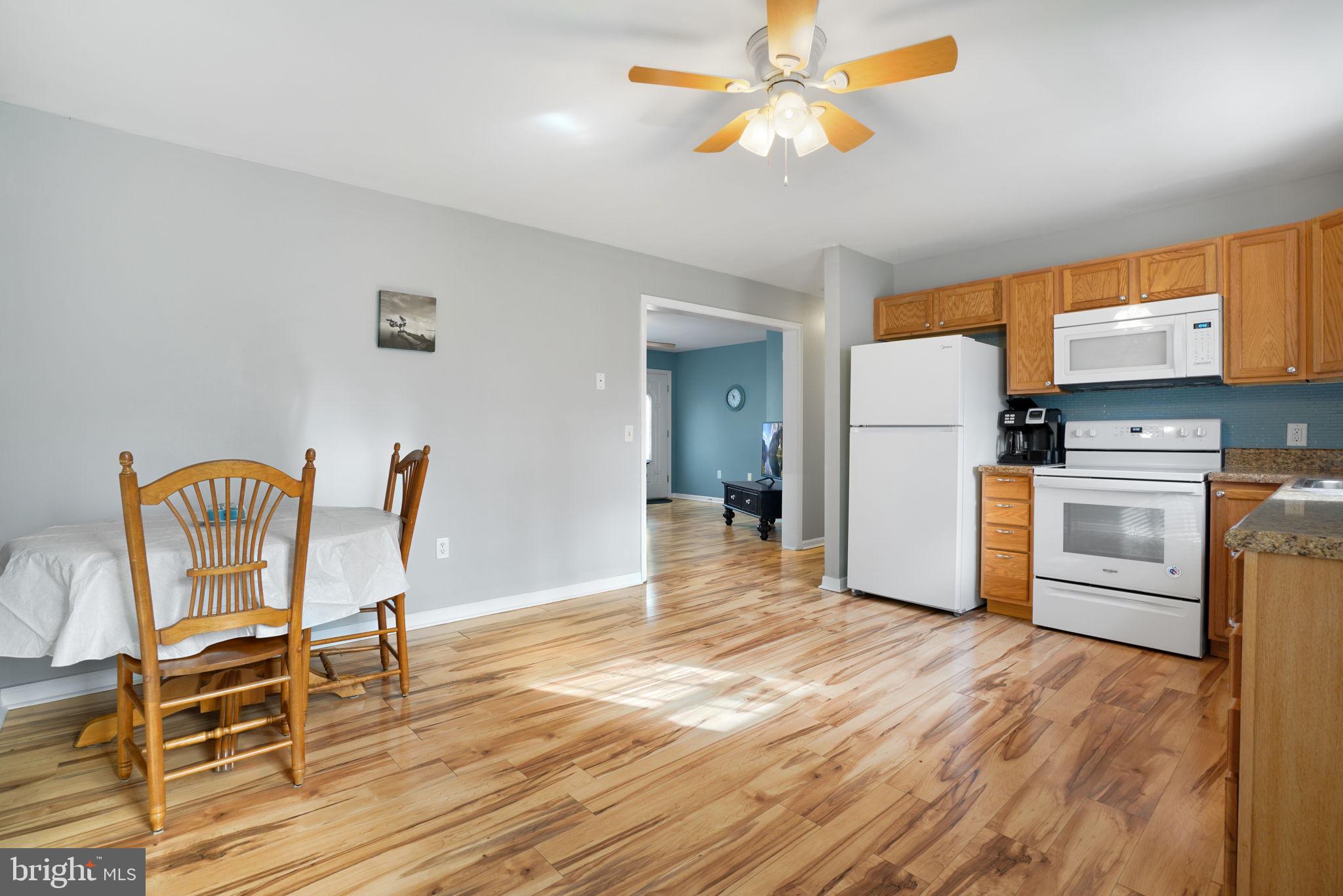 CAPTAIN'S COVE - Residential