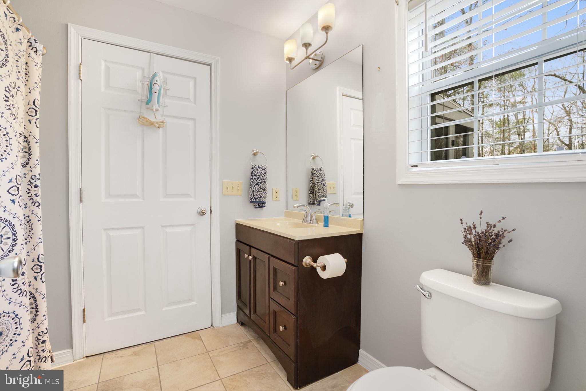 CAPTAIN'S COVE - Residential
