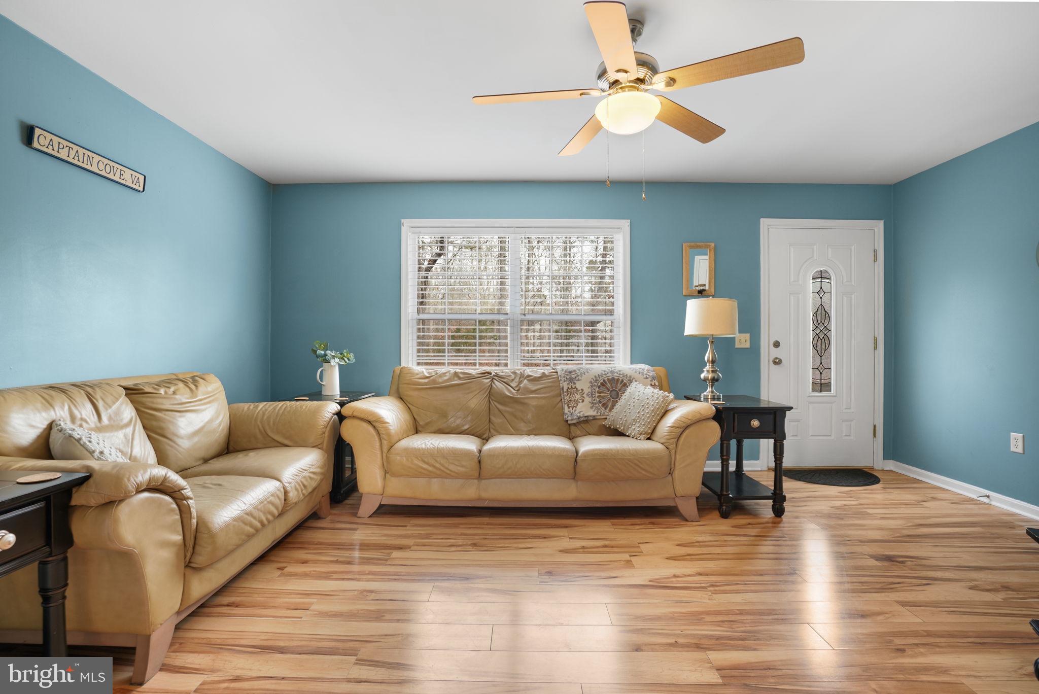 CAPTAIN'S COVE - Residential