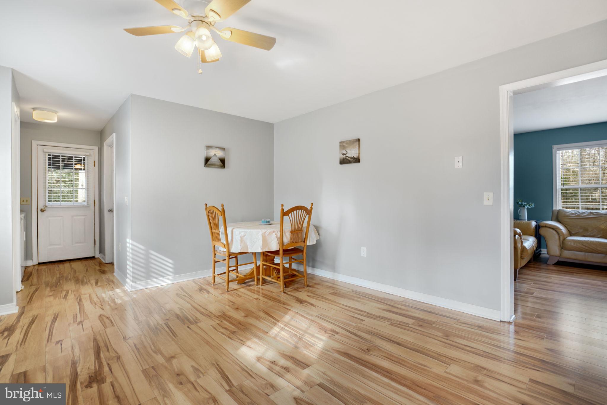 CAPTAIN'S COVE - Residential