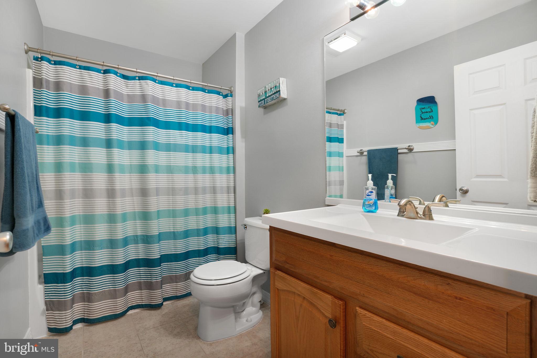 CAPTAIN'S COVE - Residential