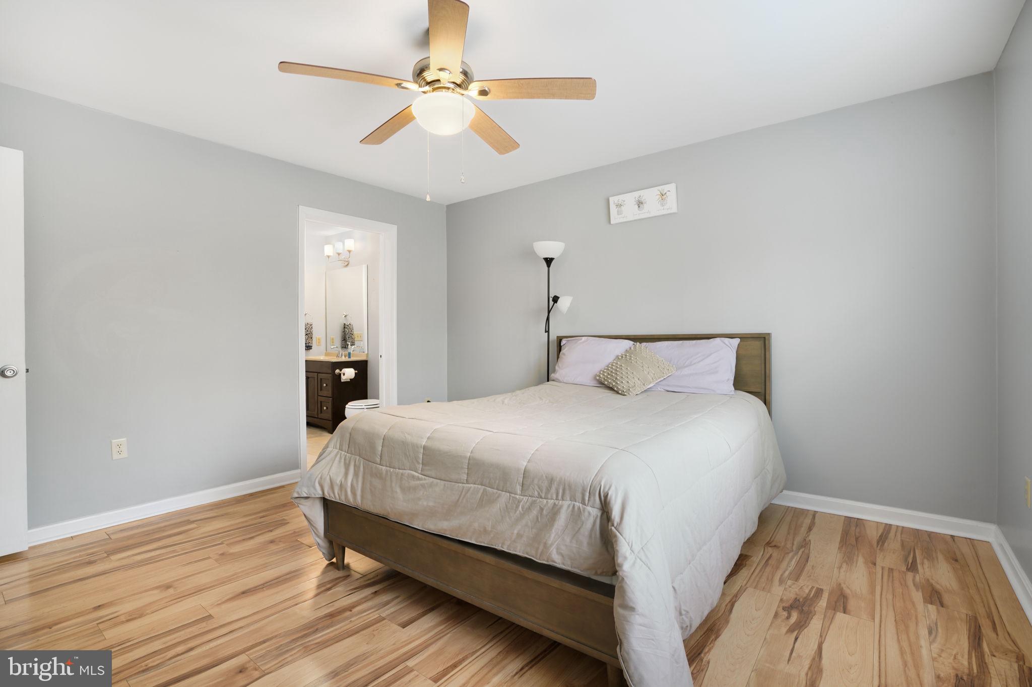 CAPTAIN'S COVE - Residential