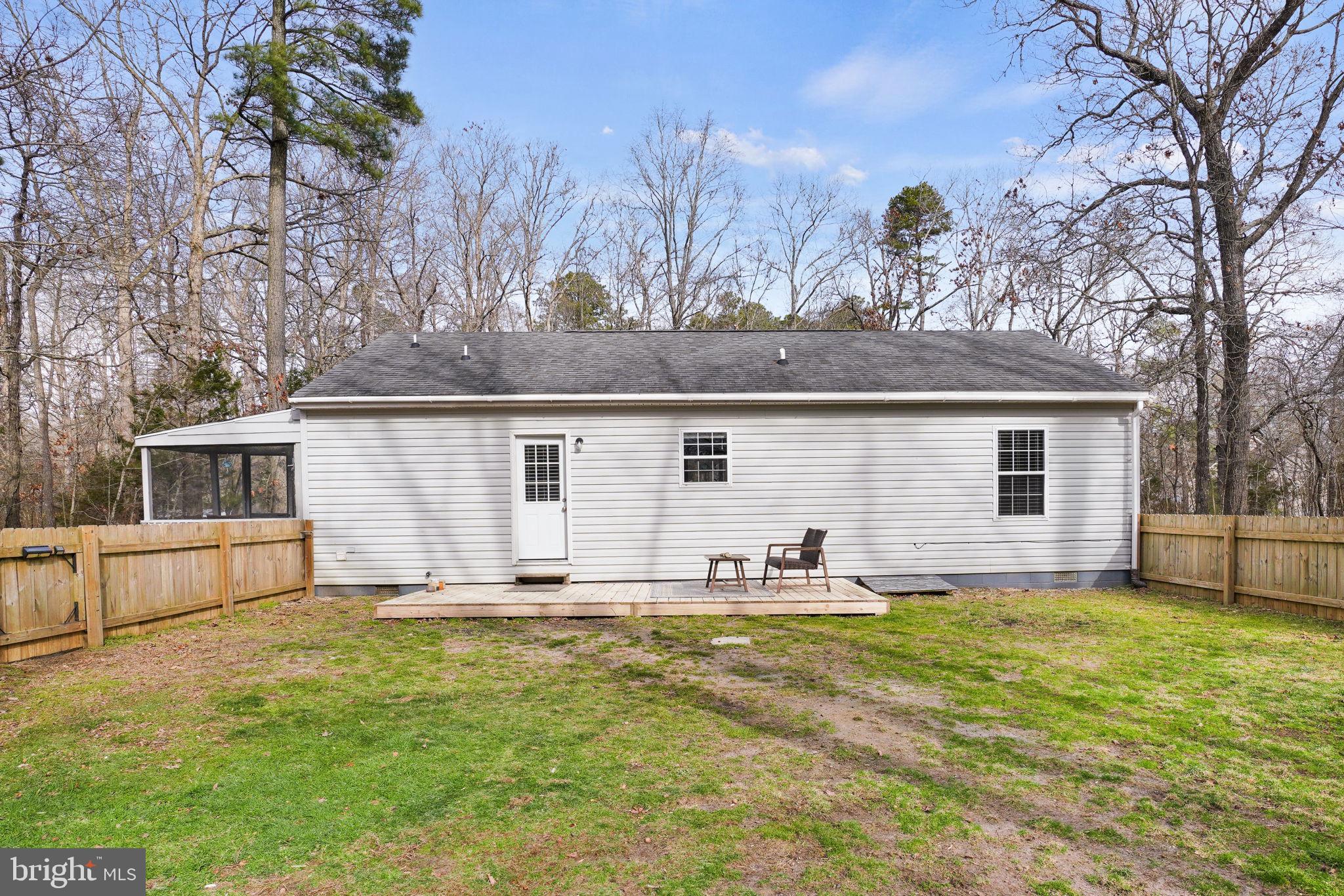 CAPTAIN'S COVE - Residential