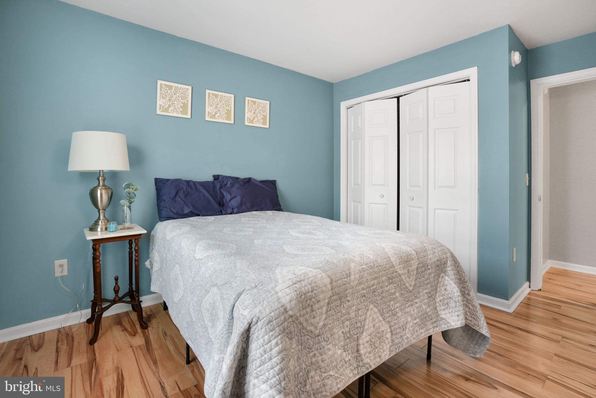 CAPTAIN'S COVE - Residential