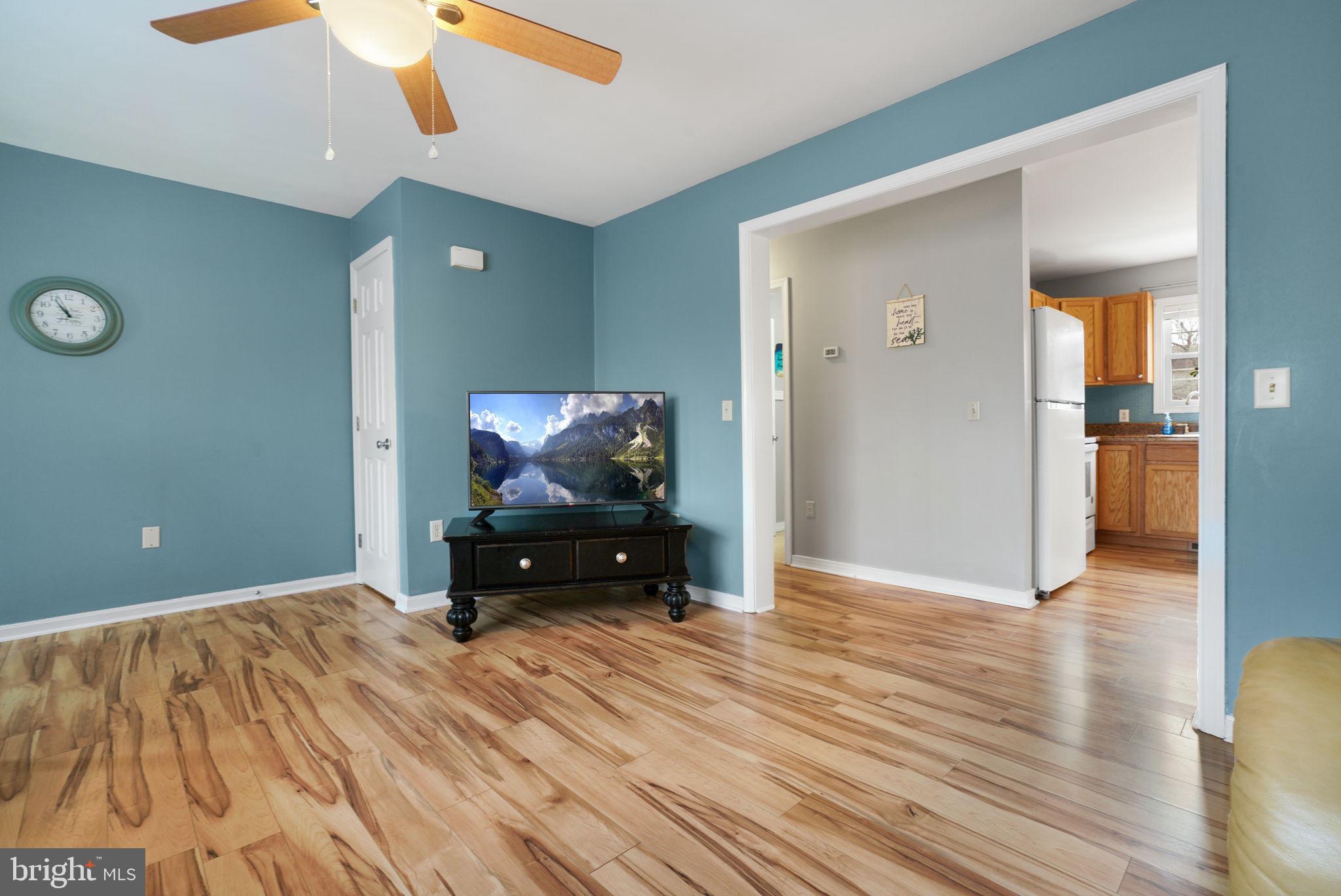CAPTAIN'S COVE - Residential