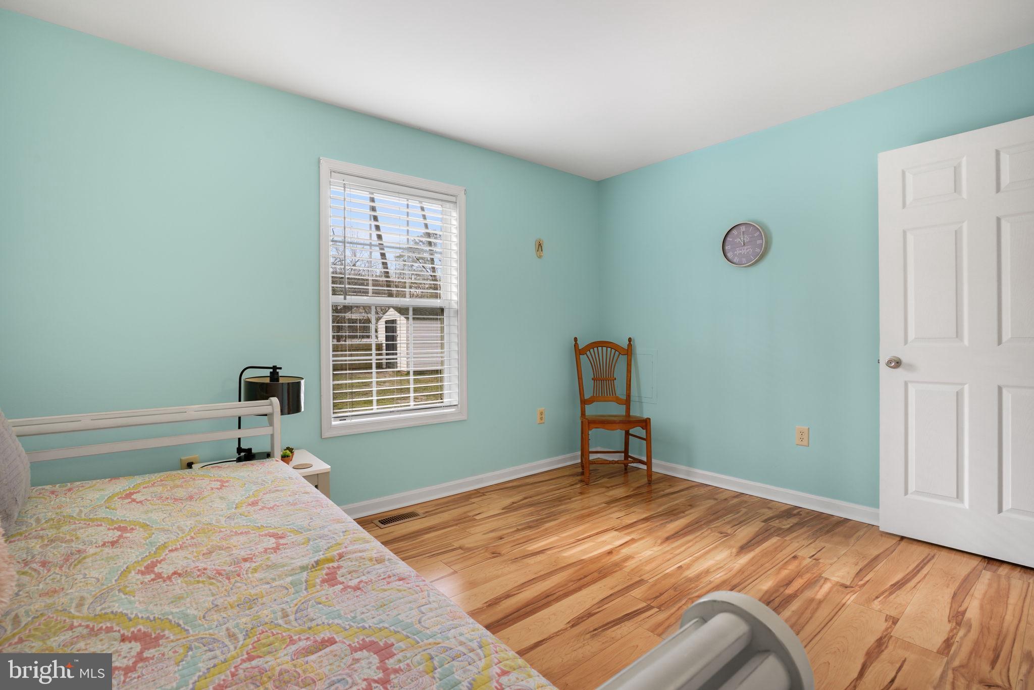 CAPTAIN'S COVE - Residential