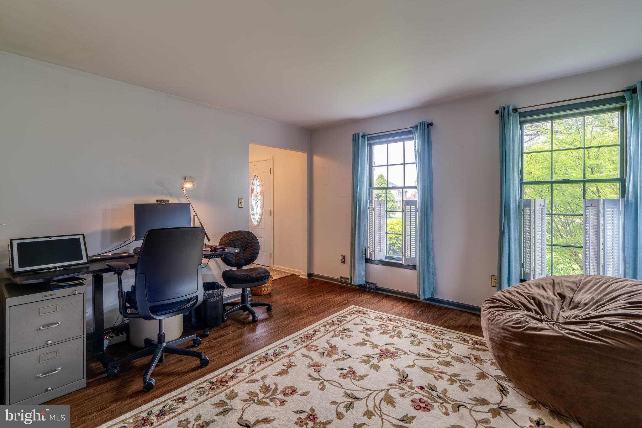 COUNTRY MANOR ESTATES - Residential