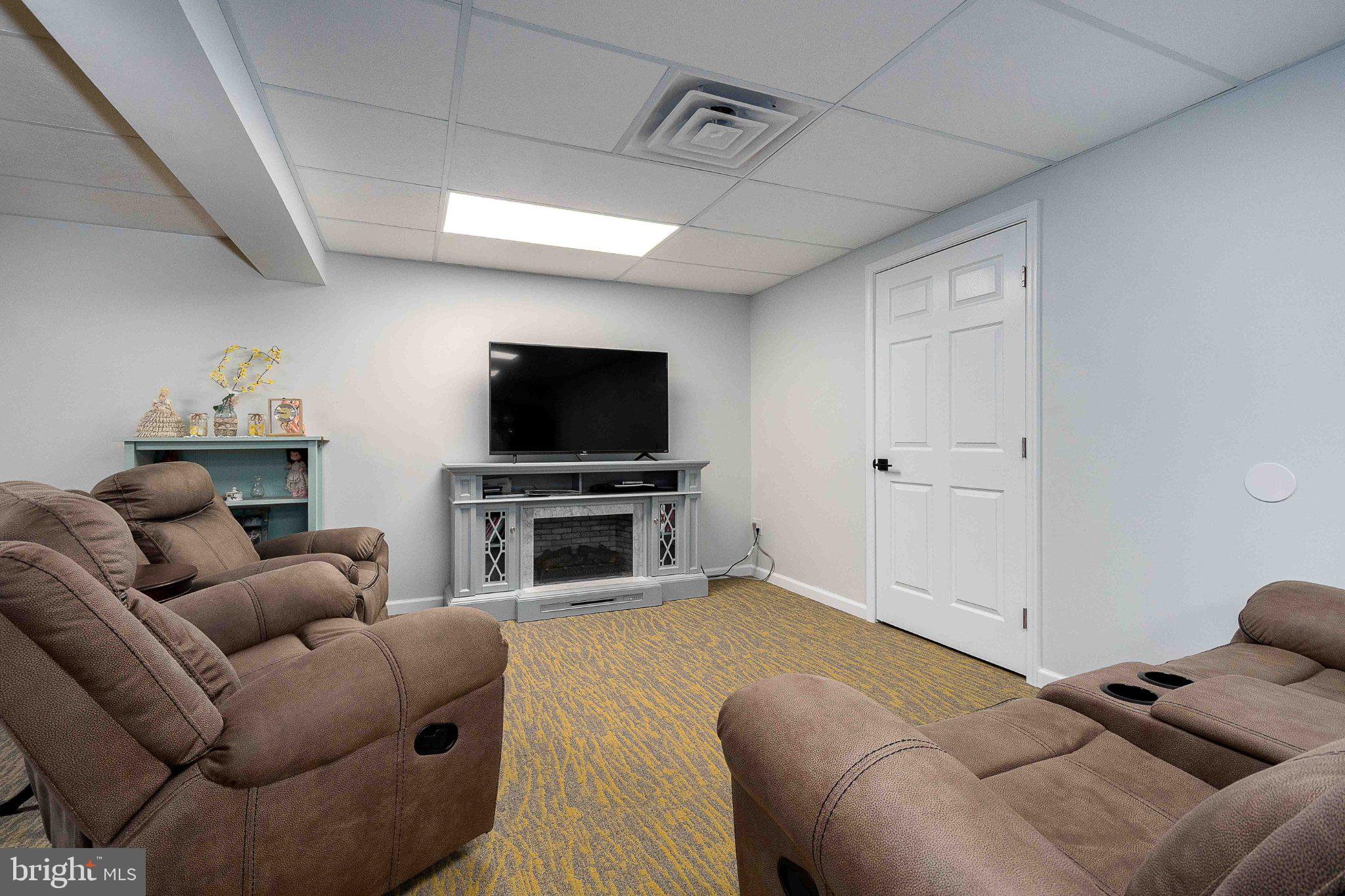 ROYAL CHARLOTTE - Residential