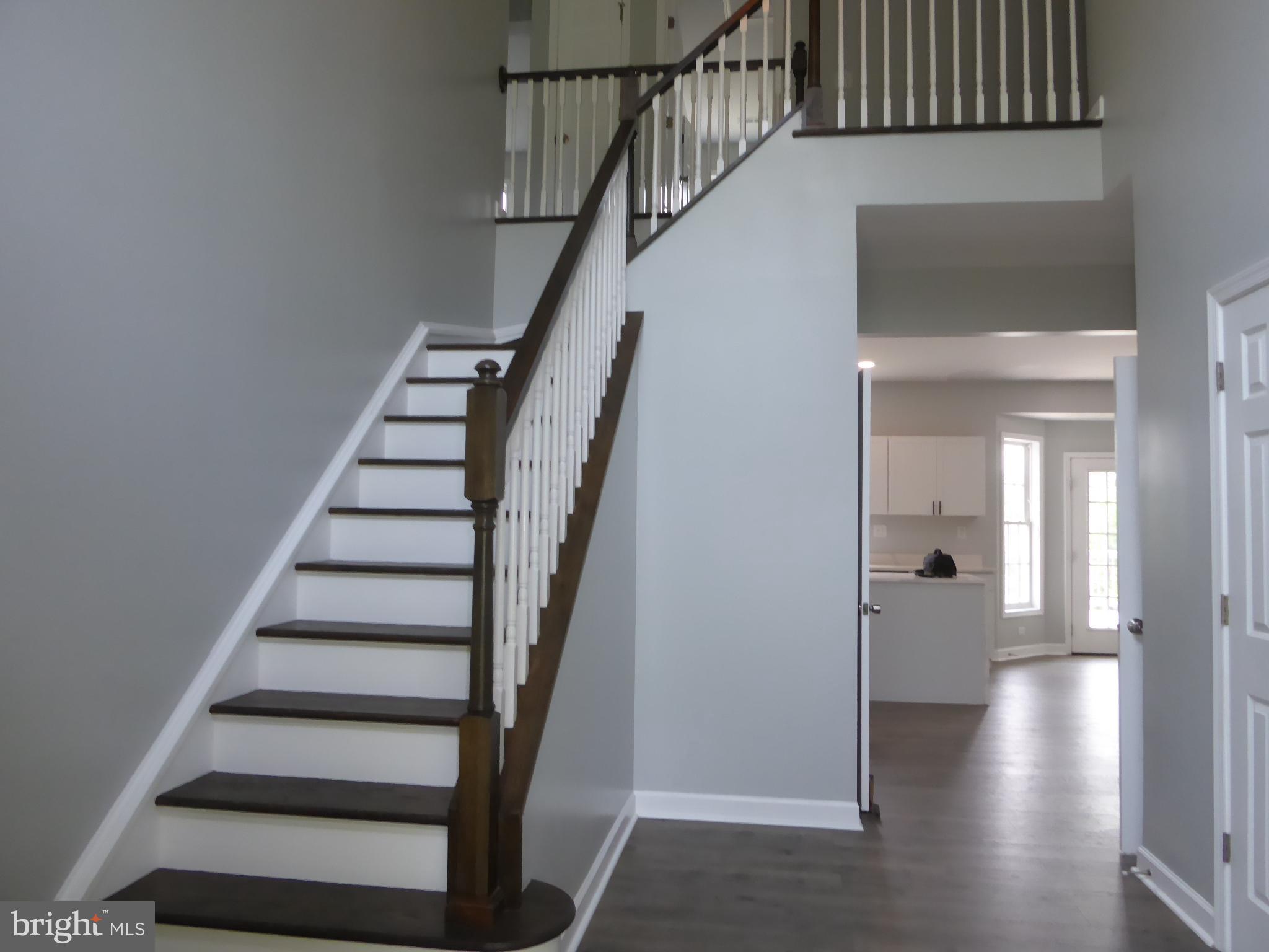 BARB MOUNTAIN ESTATES - Residential