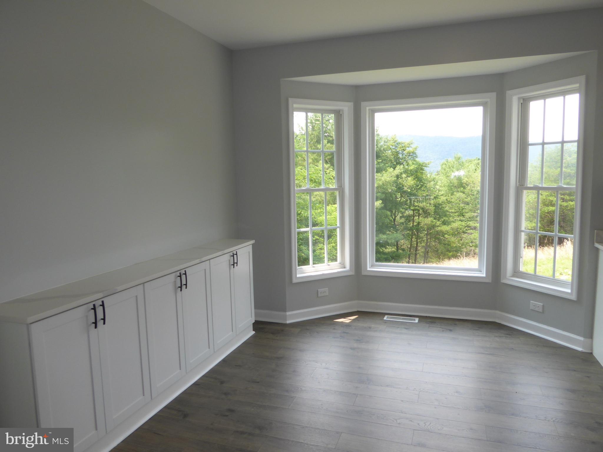 BARB MOUNTAIN ESTATES - Residential