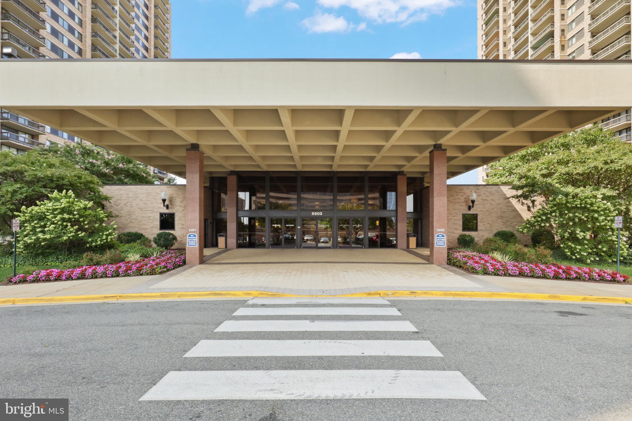 SKYLINE SQUARE CONDO - Residential
