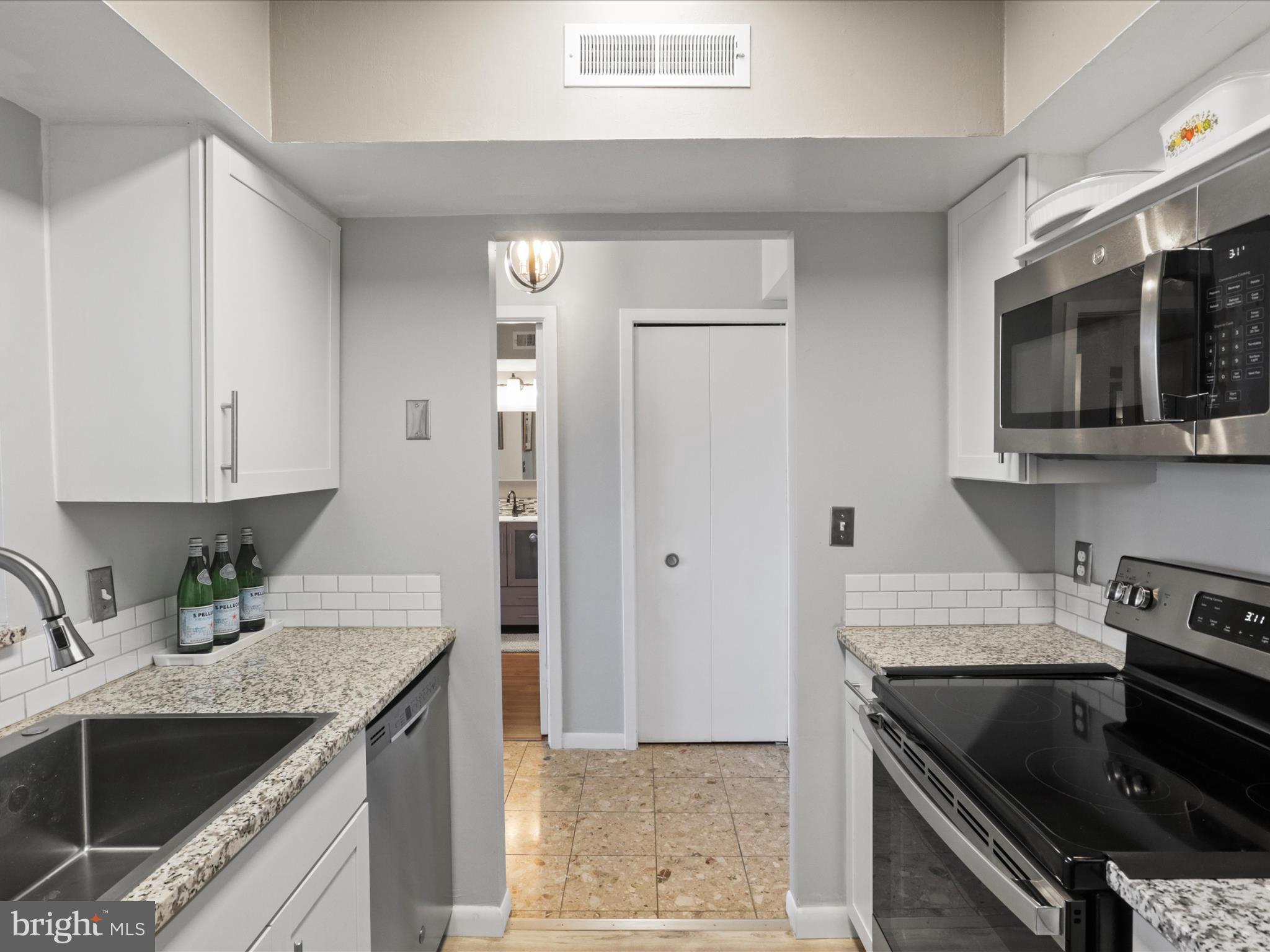 SKYLINE SQUARE CONDO - Residential