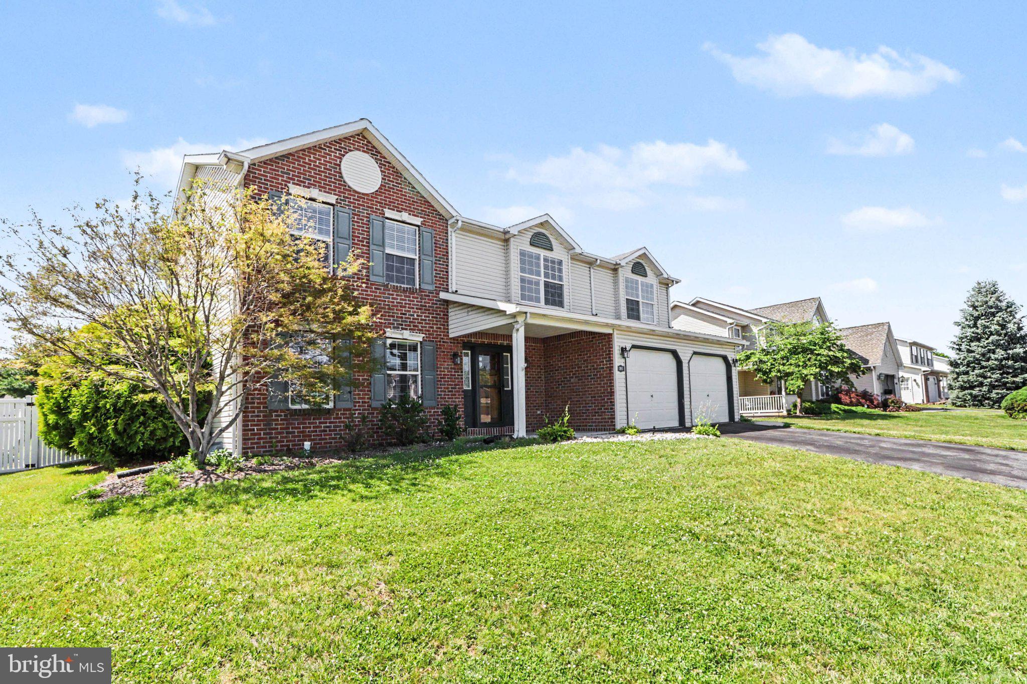 SOUTH MOUNTAIN ESTATES - Residential