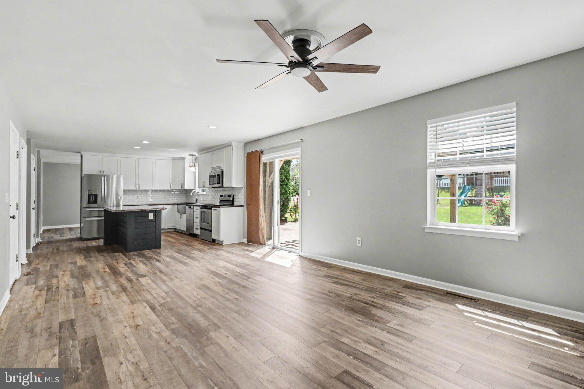 SOUTH MOUNTAIN ESTATES - Residential
