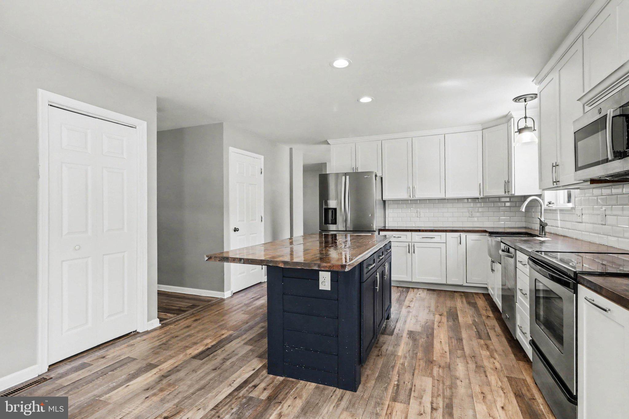 SOUTH MOUNTAIN ESTATES - Residential