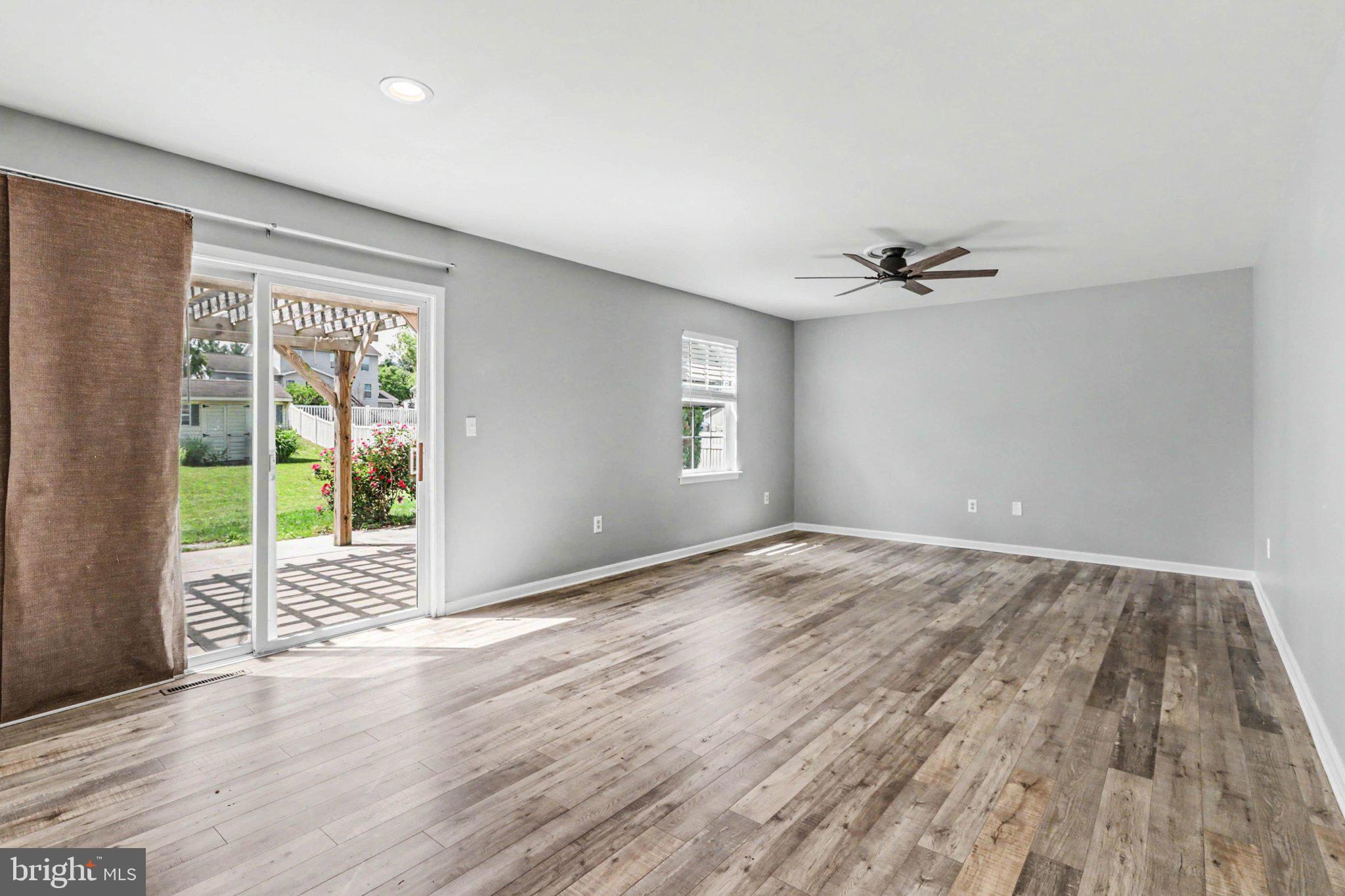 SOUTH MOUNTAIN ESTATES - Residential