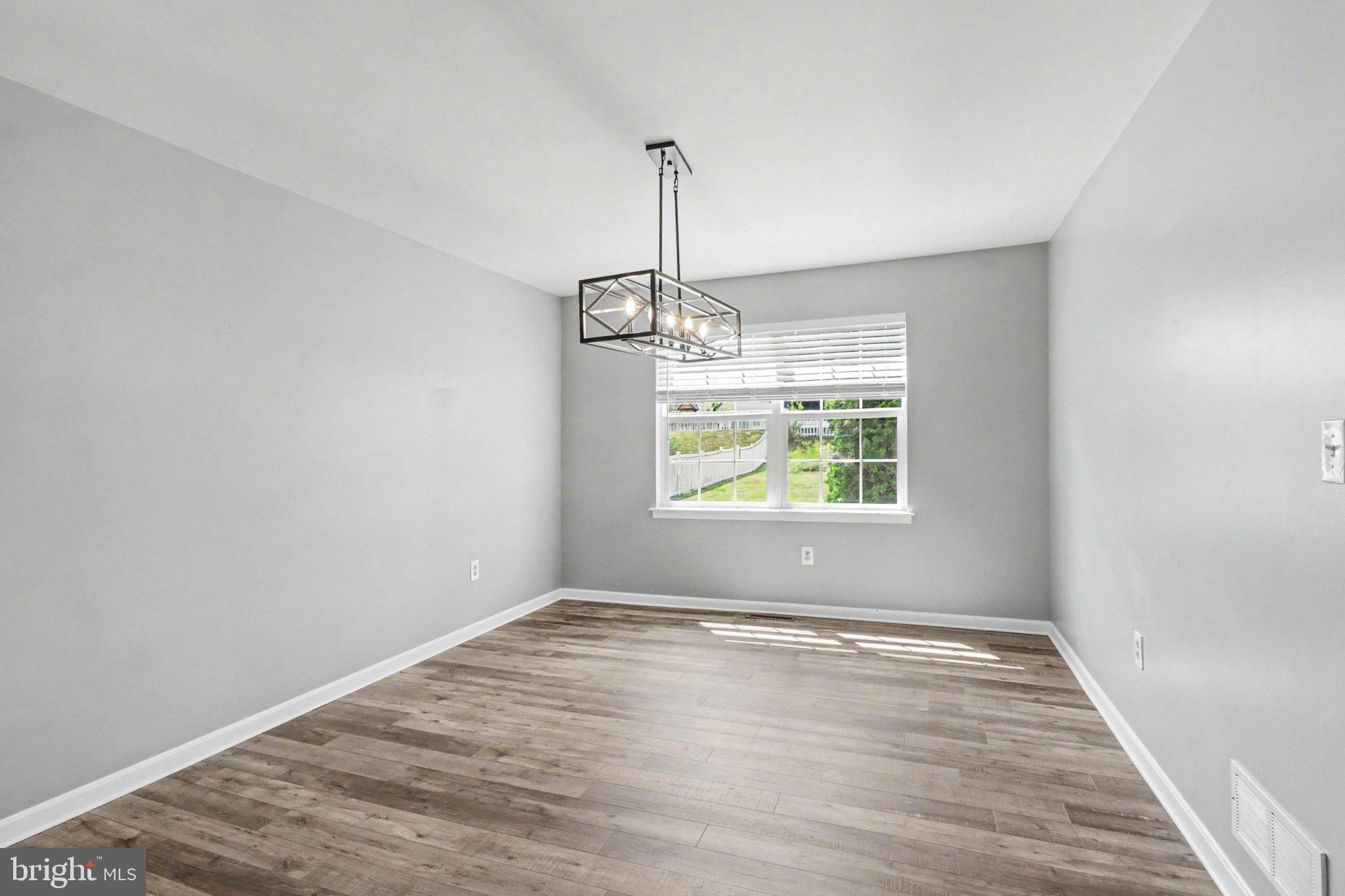 SOUTH MOUNTAIN ESTATES - Residential