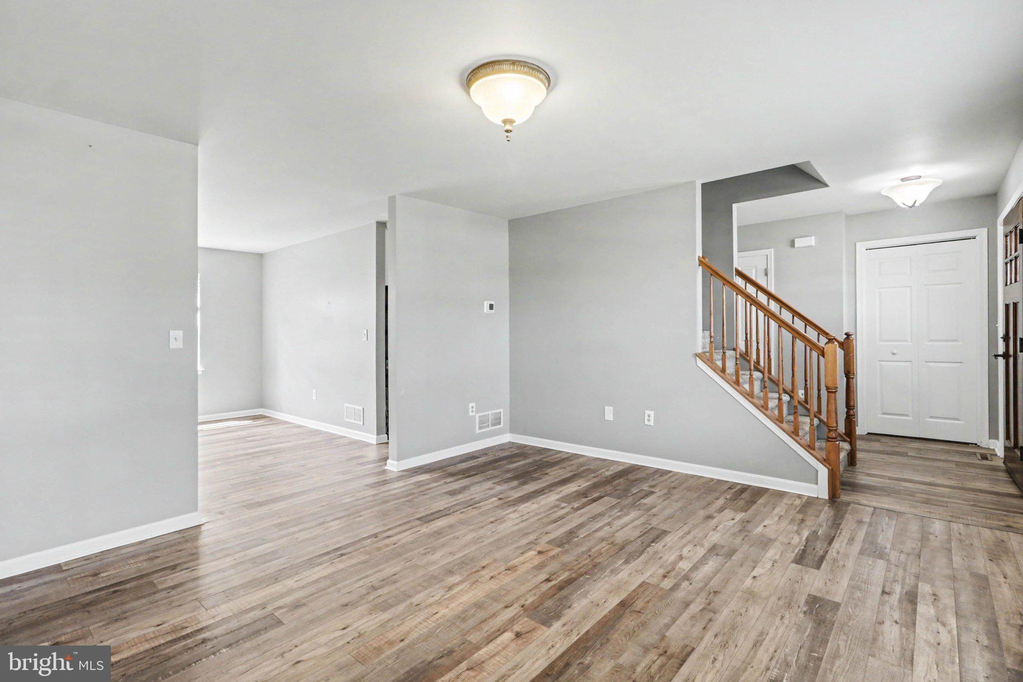 SOUTH MOUNTAIN ESTATES - Residential