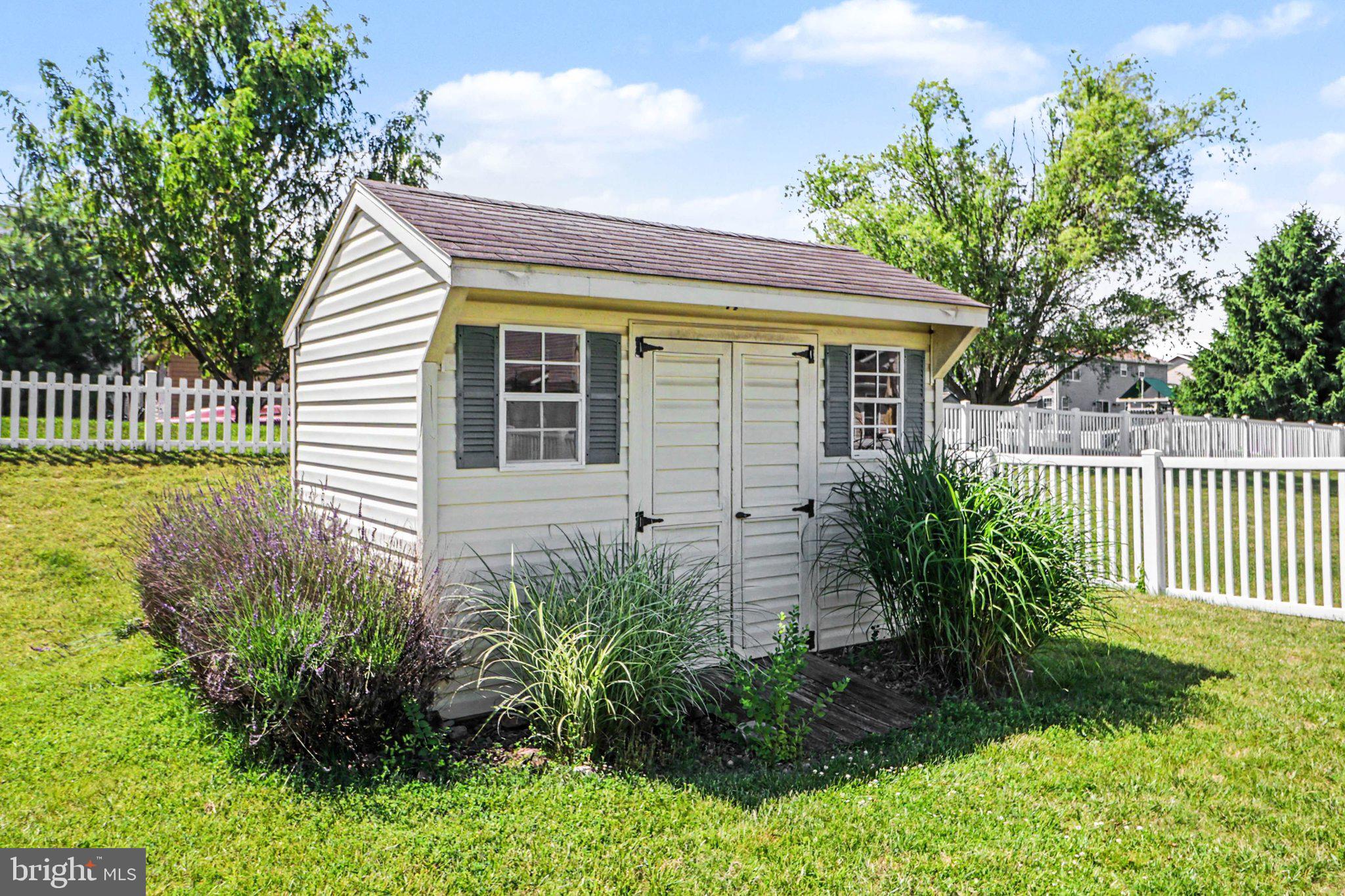 SOUTH MOUNTAIN ESTATES - Residential