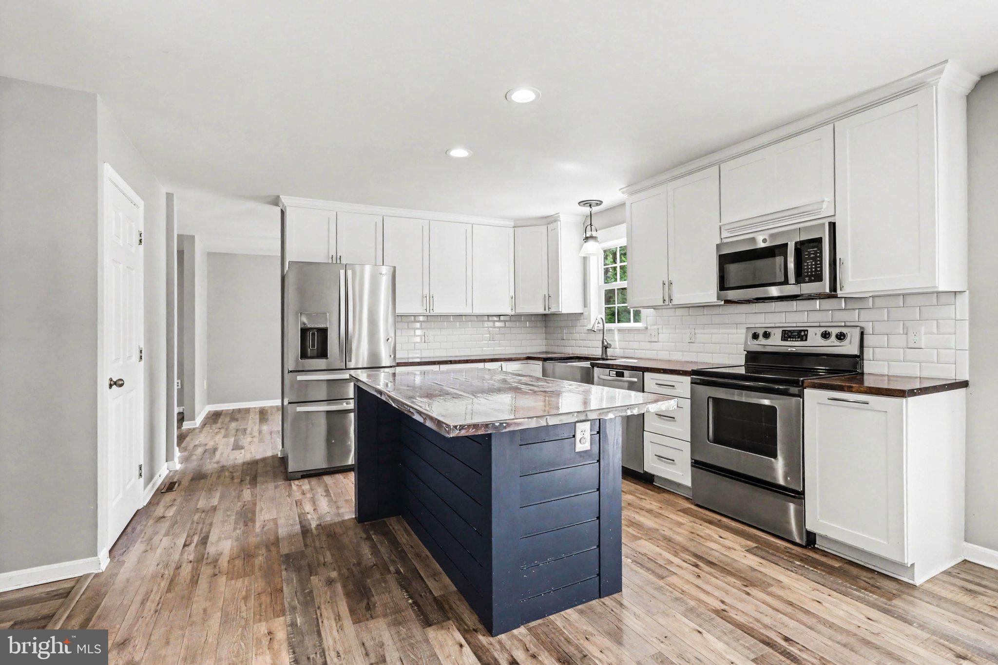 SOUTH MOUNTAIN ESTATES - Residential