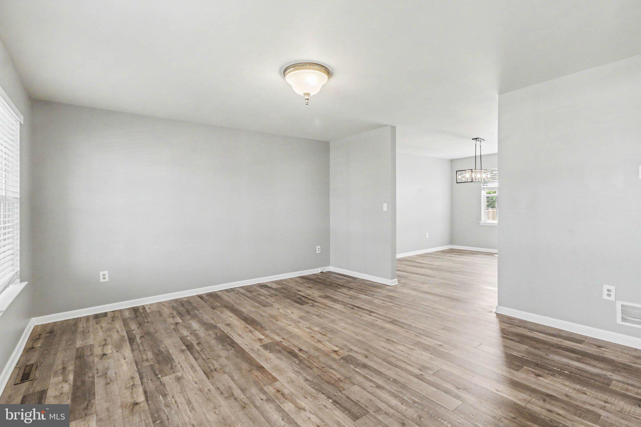 SOUTH MOUNTAIN ESTATES - Residential