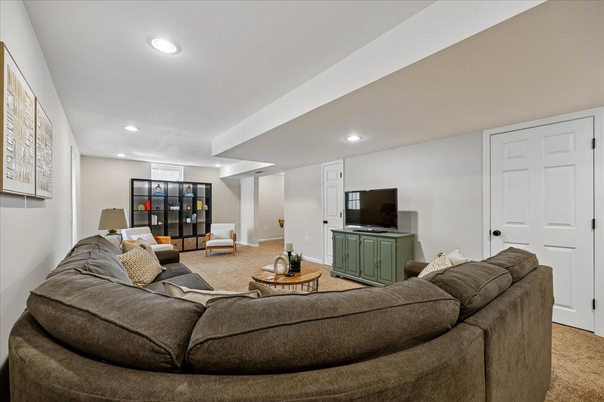 CLOVER RIDGE - Residential