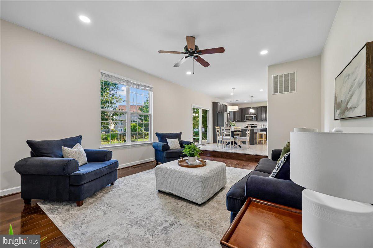 CLOVER RIDGE - Residential