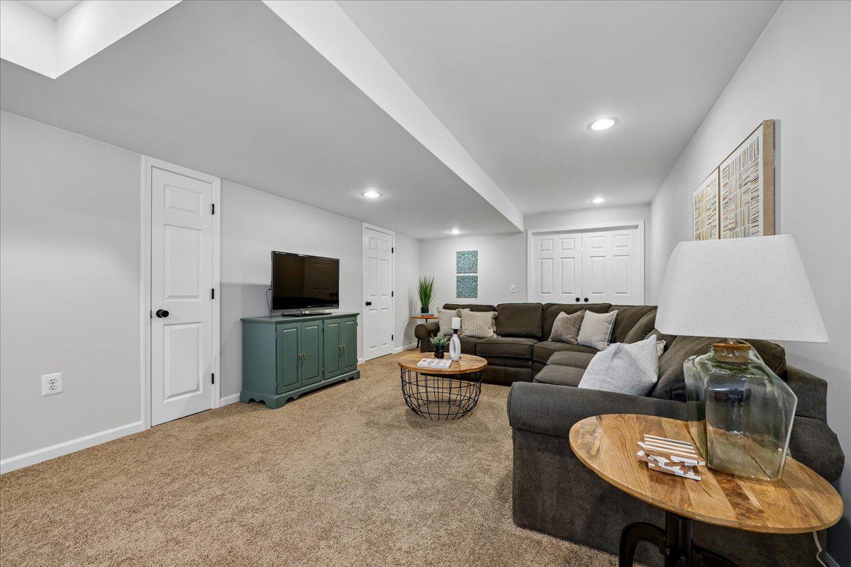 CLOVER RIDGE - Residential