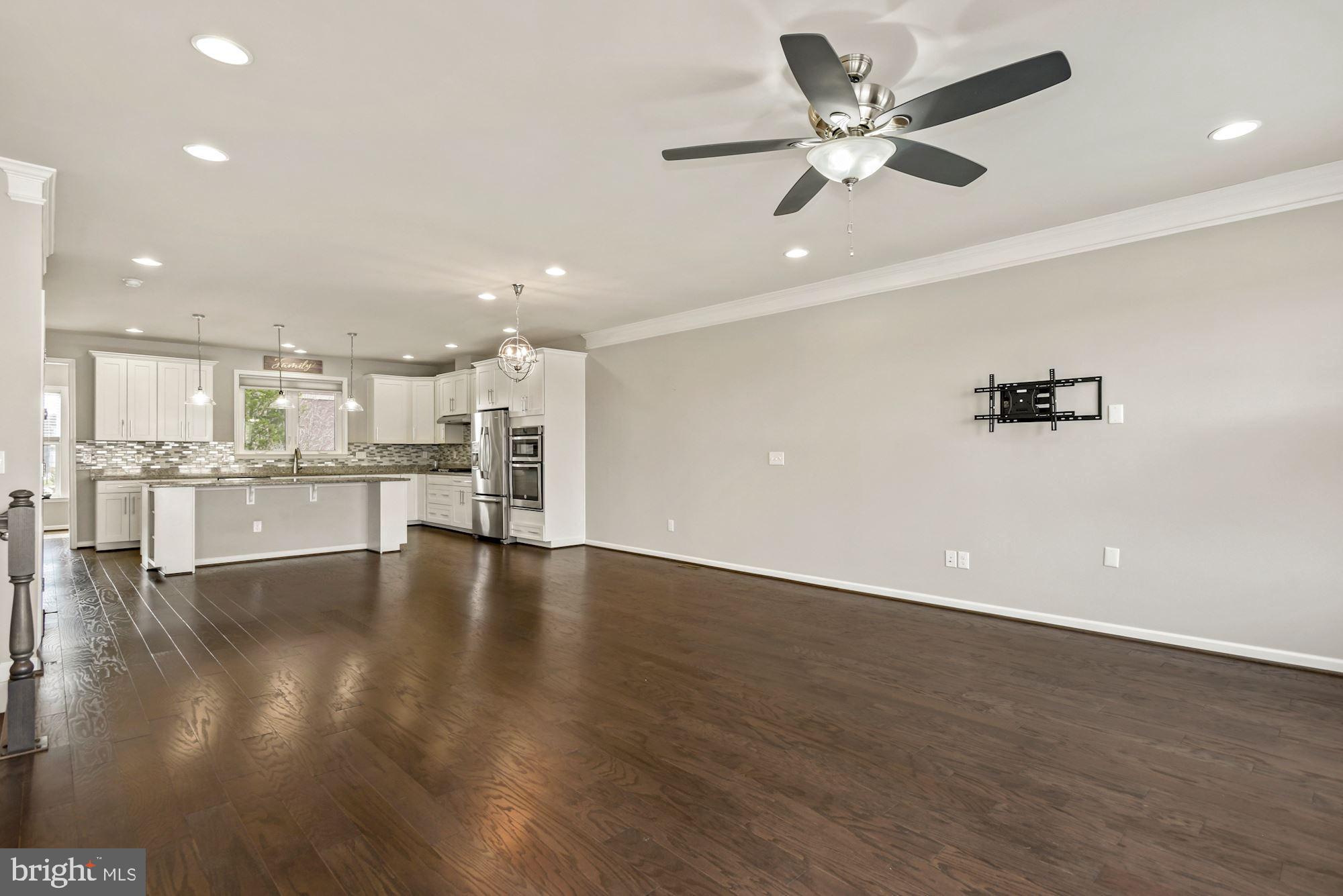 OVERLOOK AT UNIVERSITY CENTER - Residential Lease