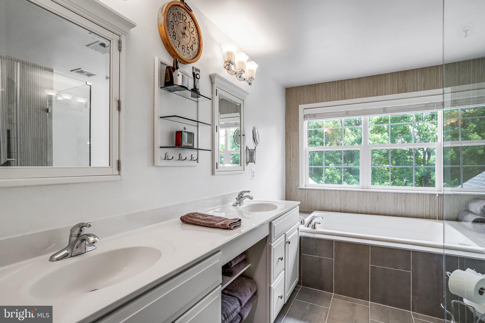 BELMONT COUNTRY CLUB - Residential