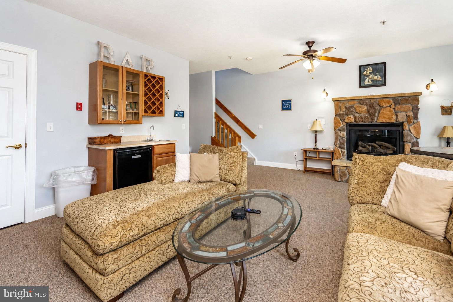 LANDINGS - Residential