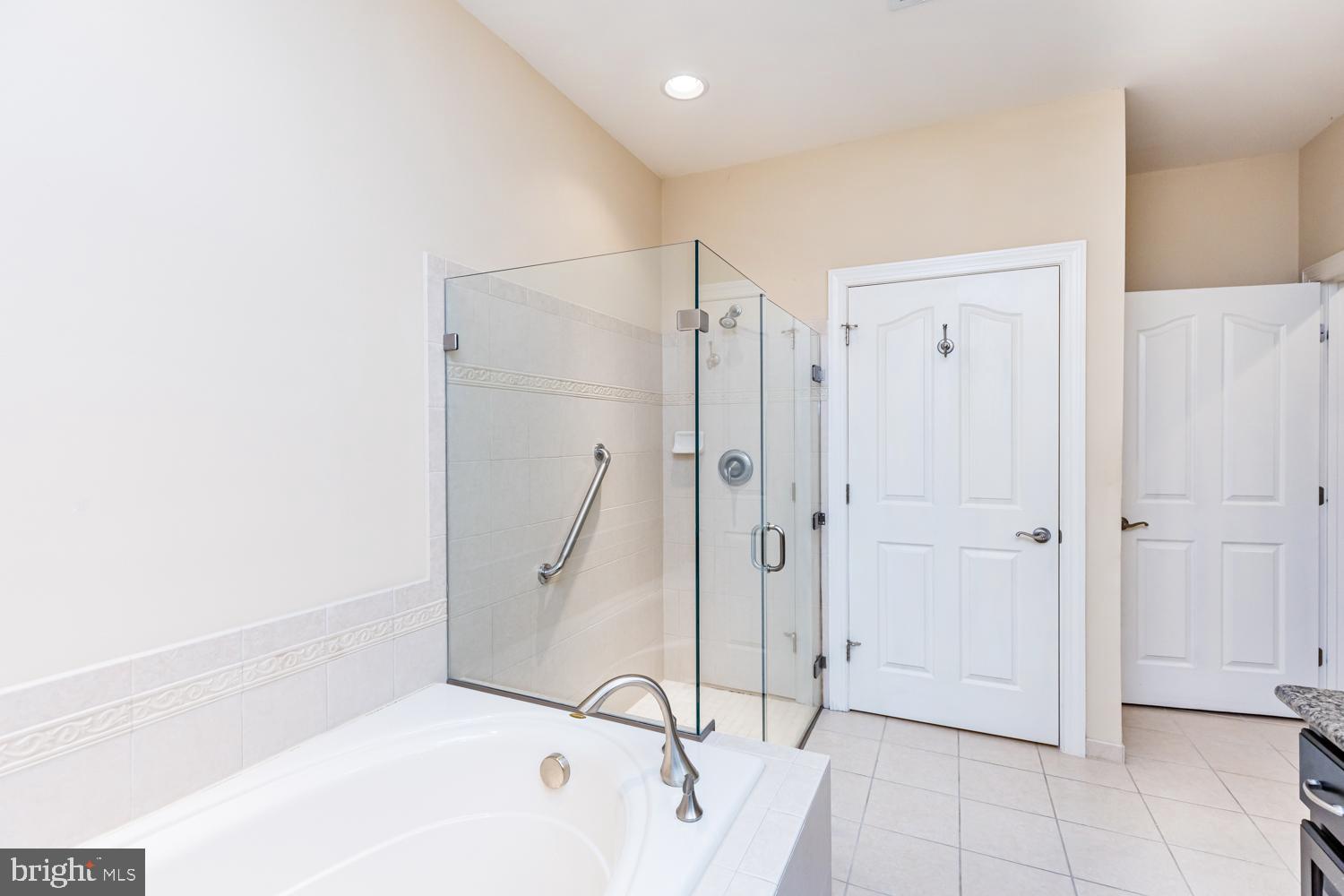 ENCLAVE AT ELLICOTT STATION - Residential
