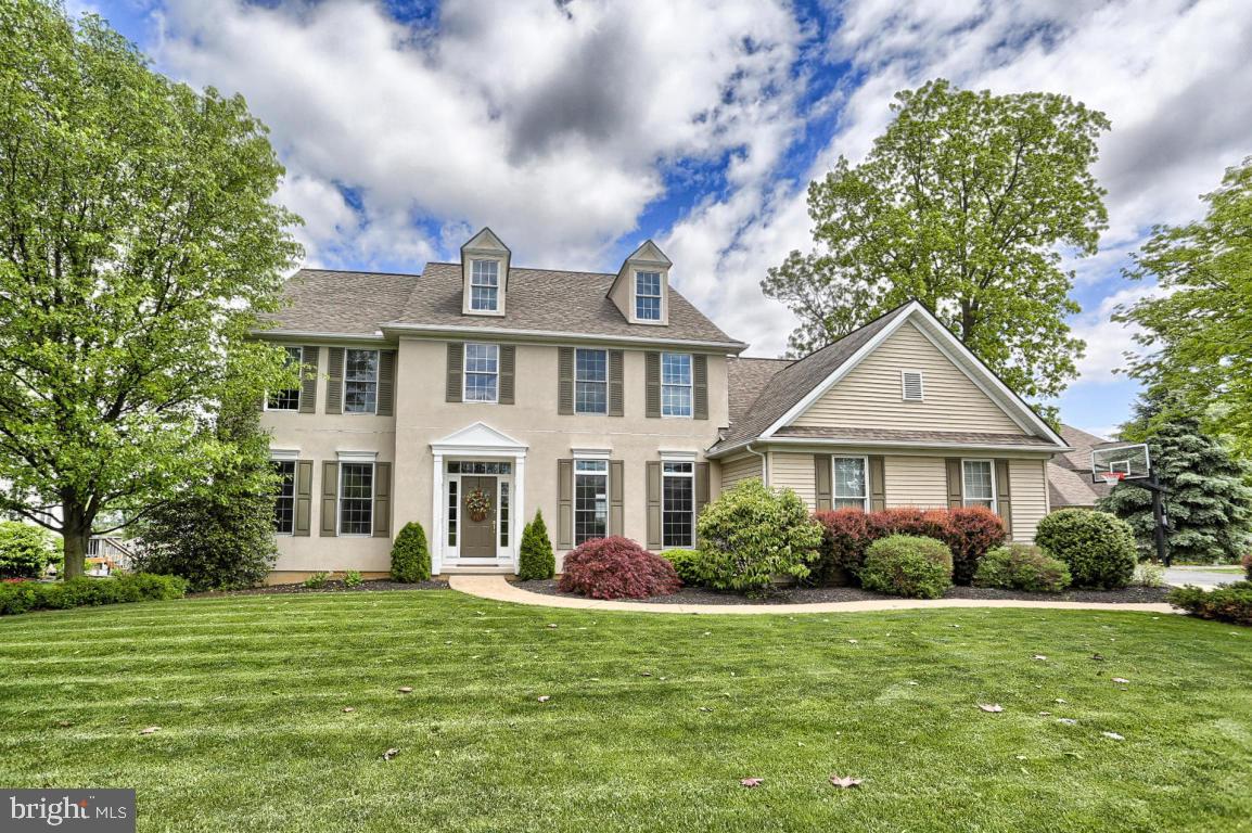 4 bedroom home in Lampeter Strasburg.  Hardwood flooring, first floor office and kitchen with breakfast bar, island, recessed lighting, tile backsplash and walk in panty.  Master suite with soaking tub in master bath.  Rear deck leads to flat, spacious backyard. 3 car garage.