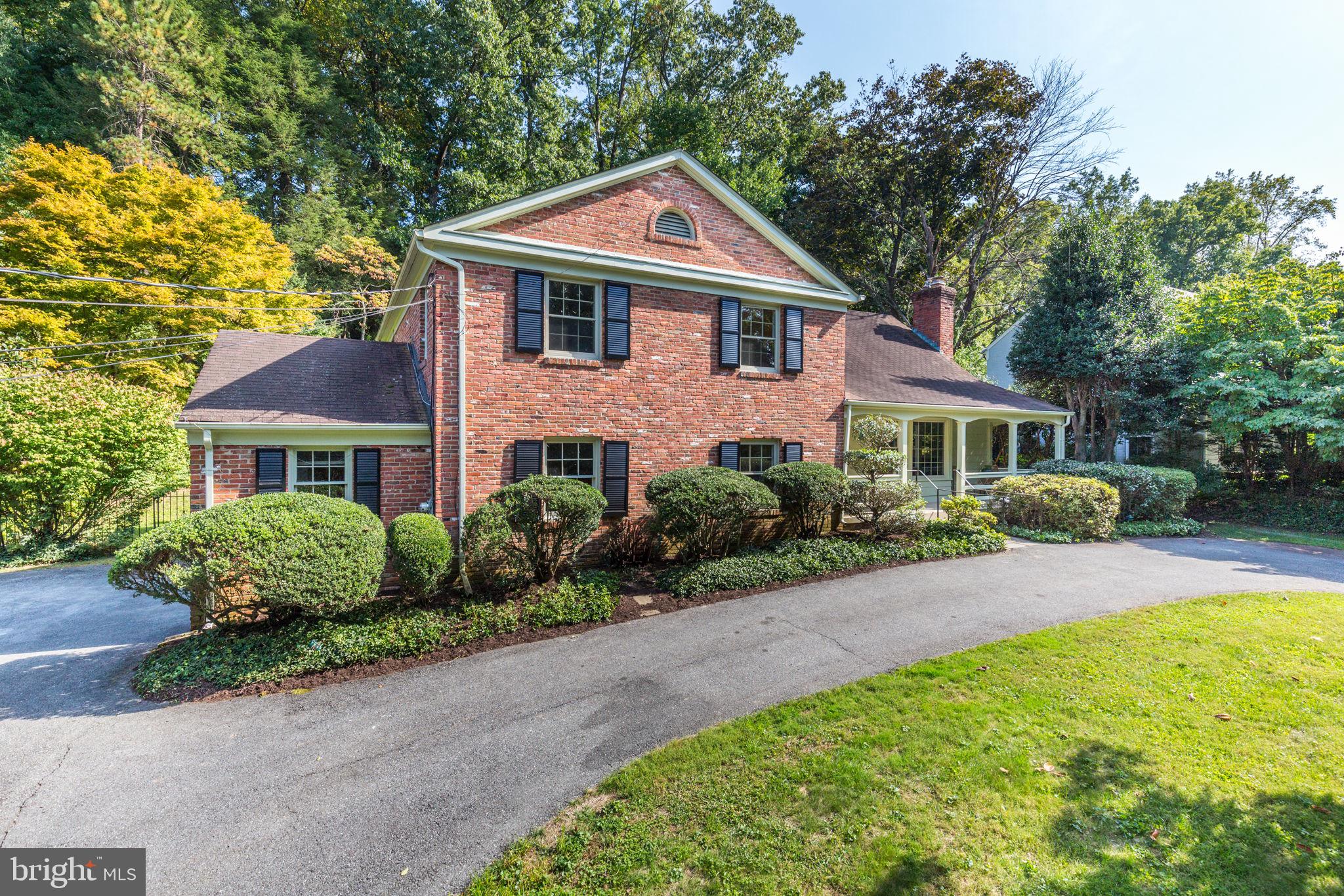BANNOCKBURN ESTATES - Residential