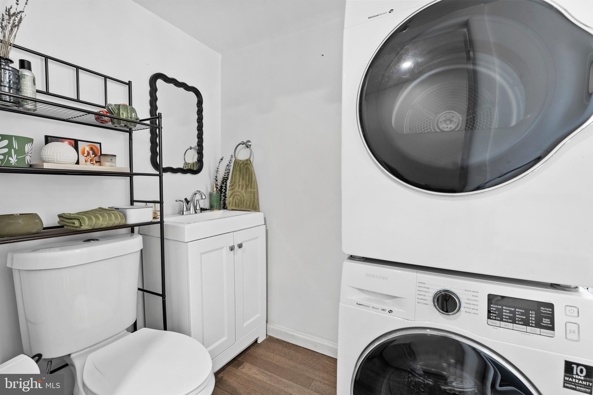 EAST KENSINGTON - Residential
