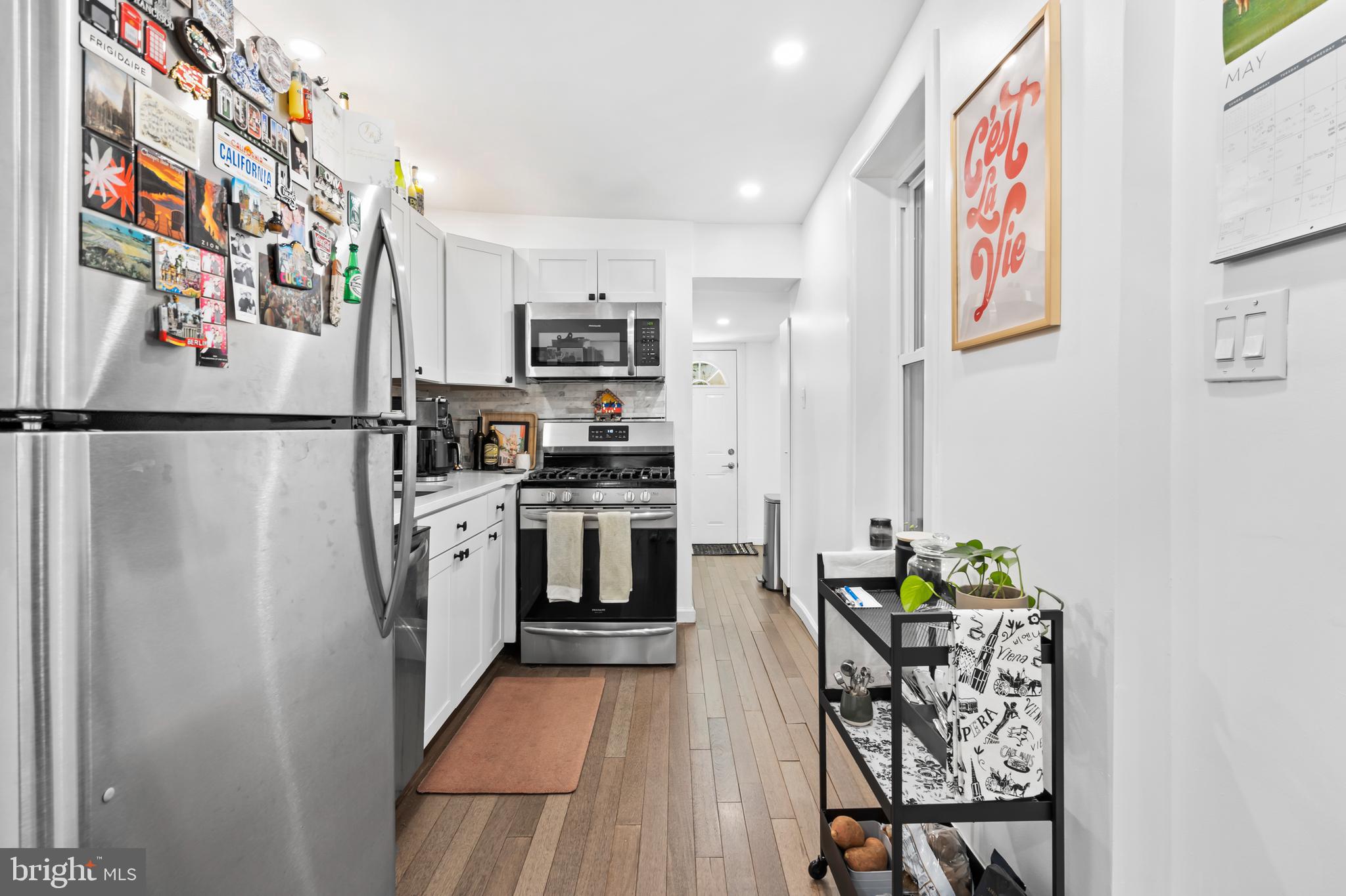 EAST KENSINGTON - Residential