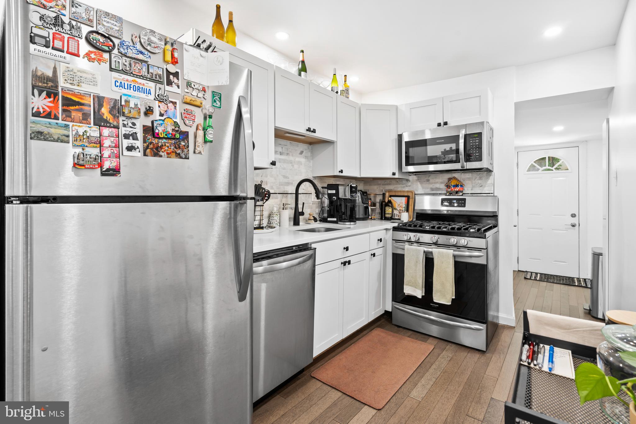 EAST KENSINGTON - Residential