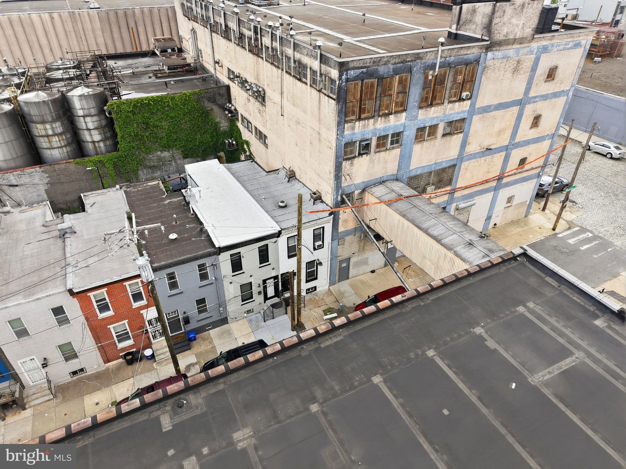 EAST KENSINGTON - Residential