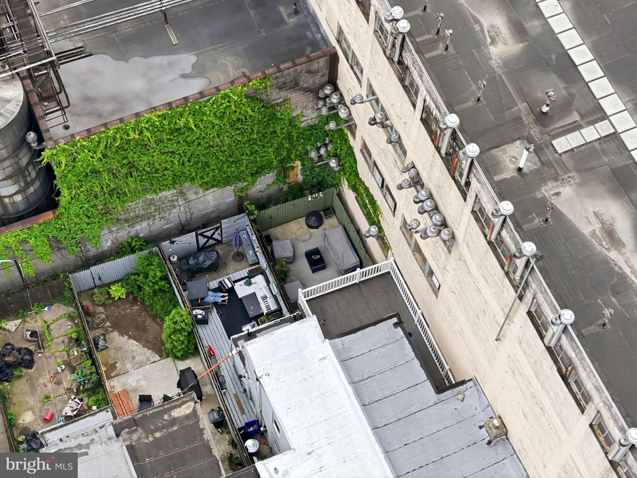 EAST KENSINGTON - Residential